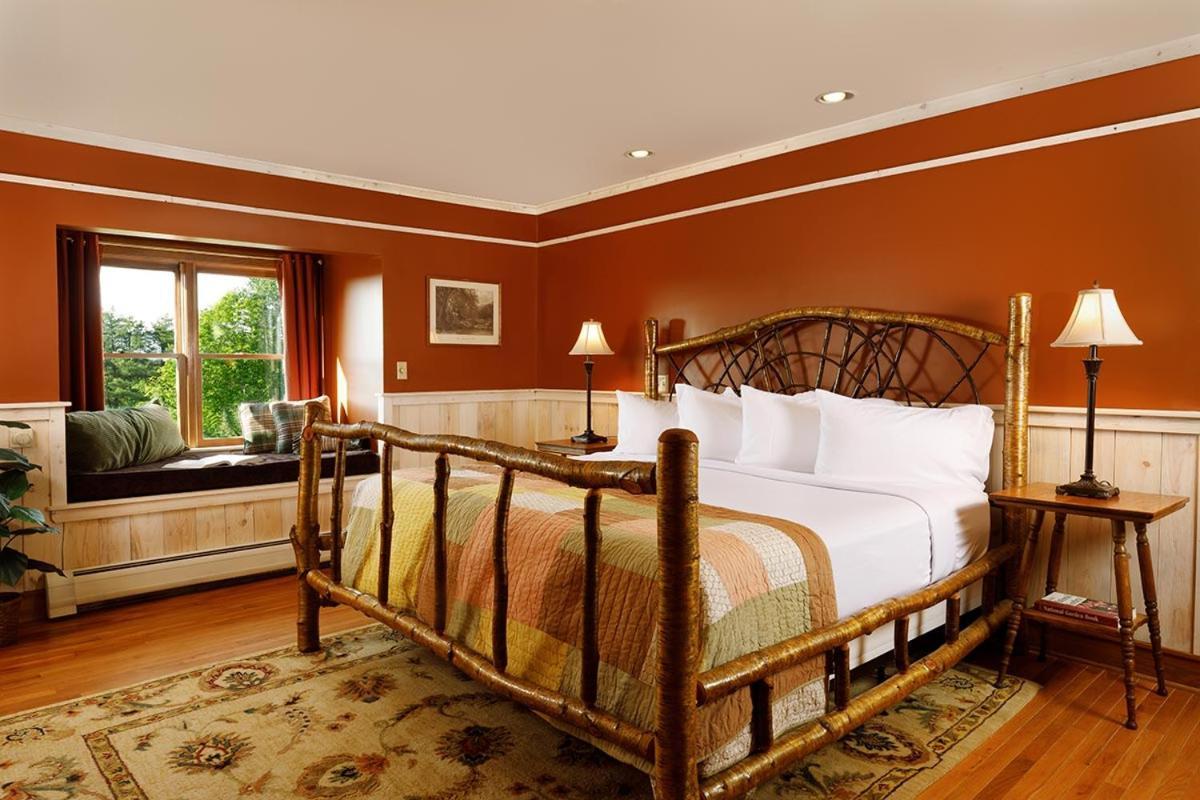 Friends Lake Inn photo 4