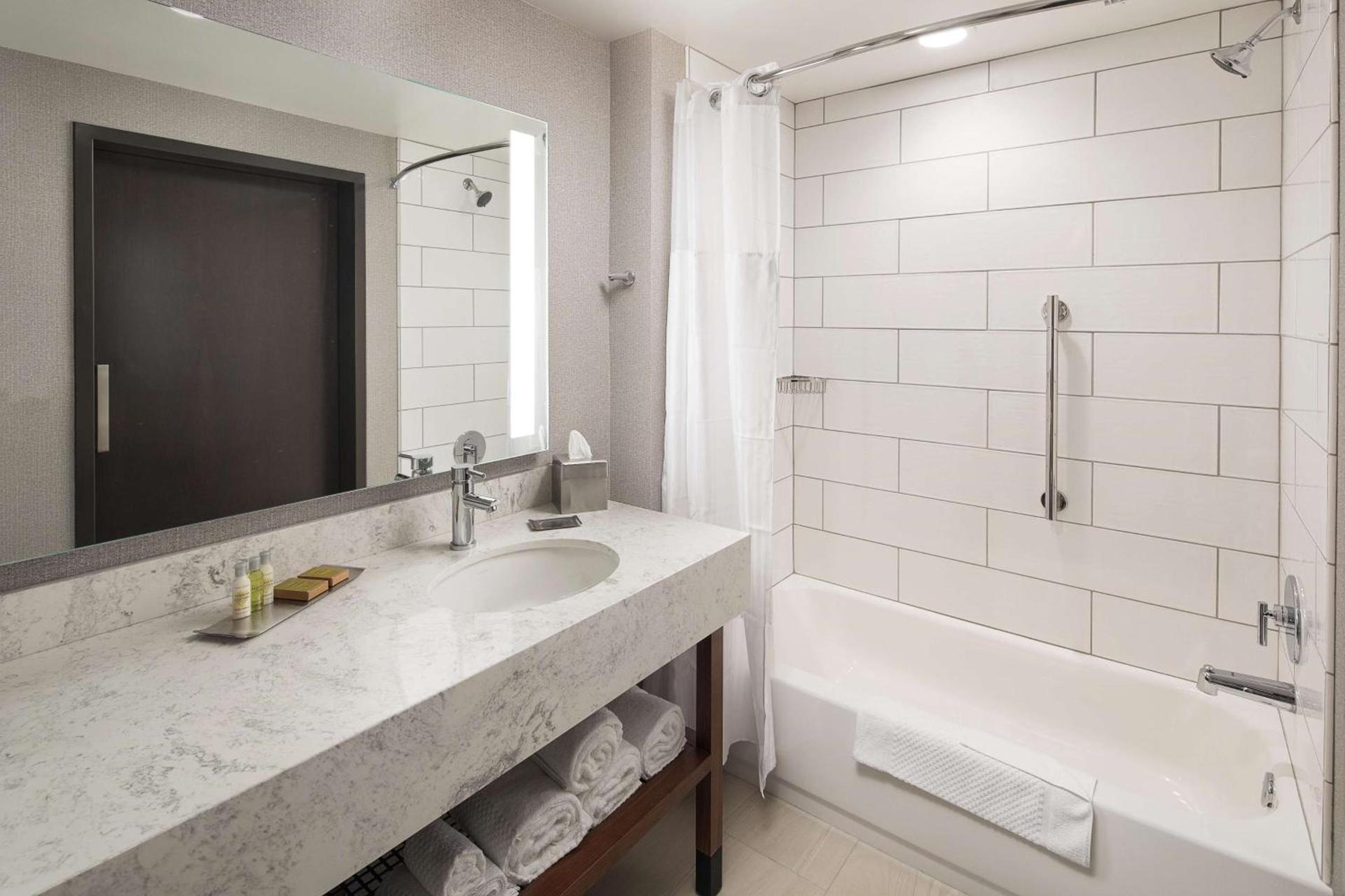 Doubletree By Hilton Greeley At Lincoln Park photo 17