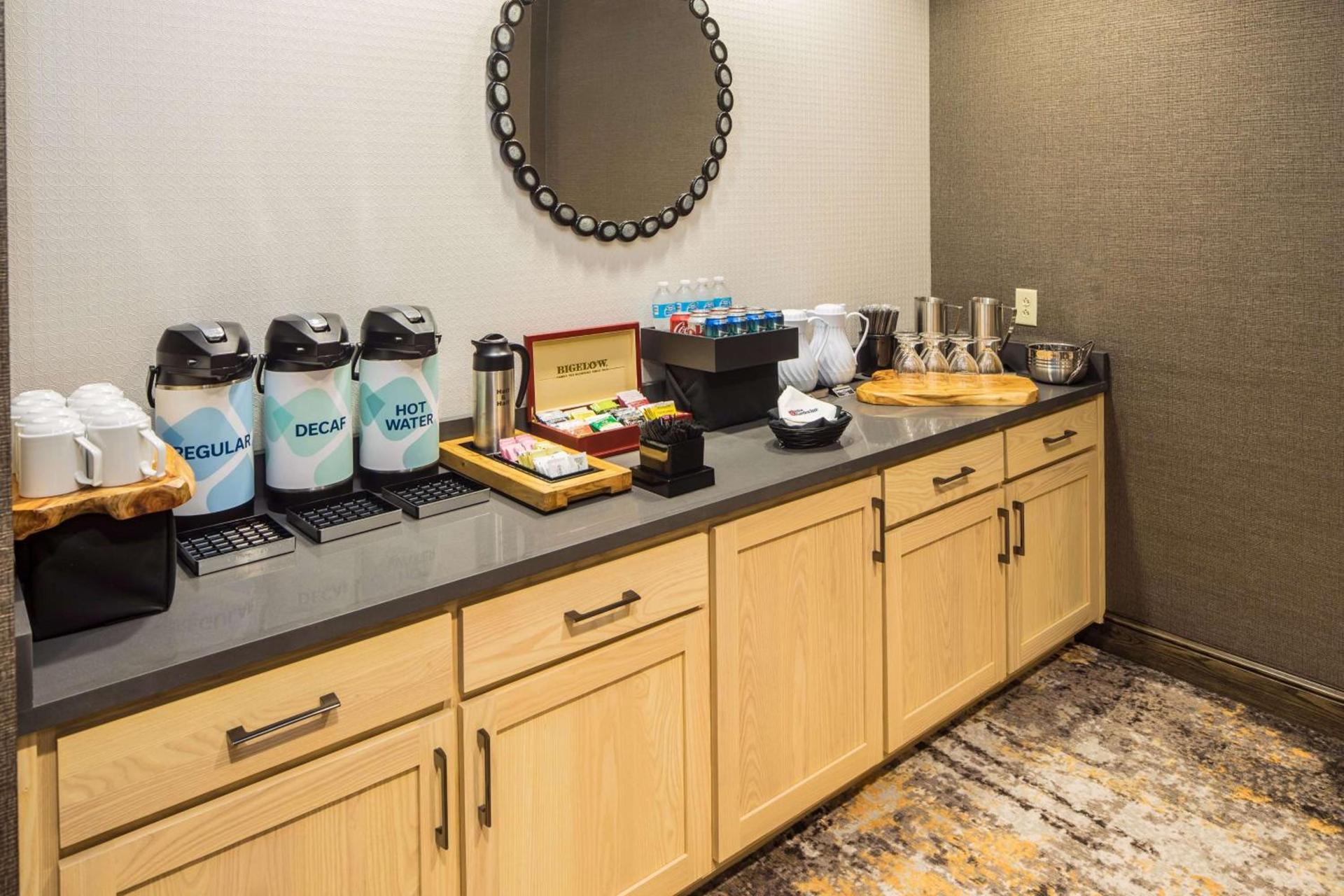 Hilton Garden Inn Pittsburgh Airport photo 9