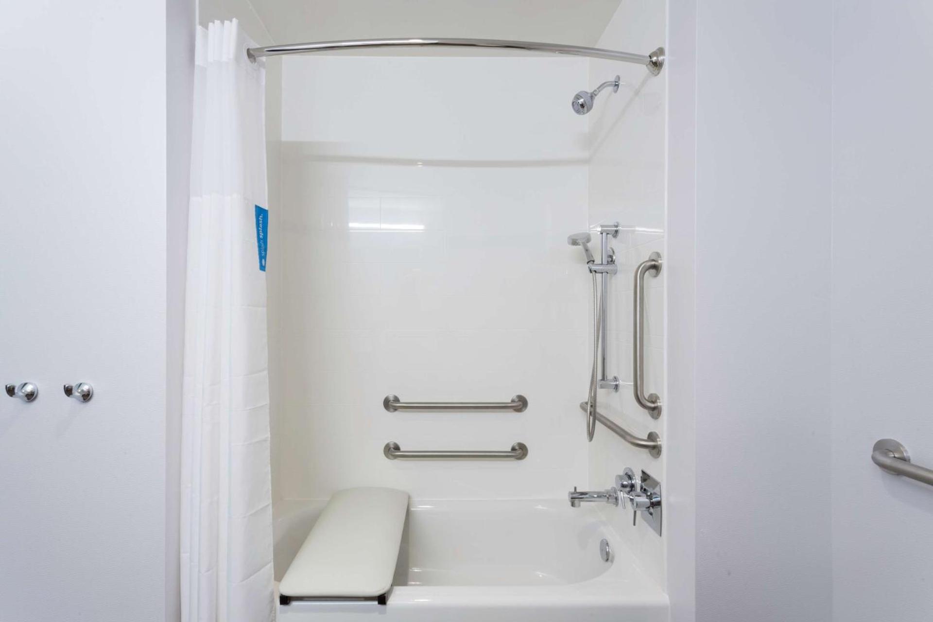 Hampton Inn Fort Lauderdale Pompano Beach photo 29