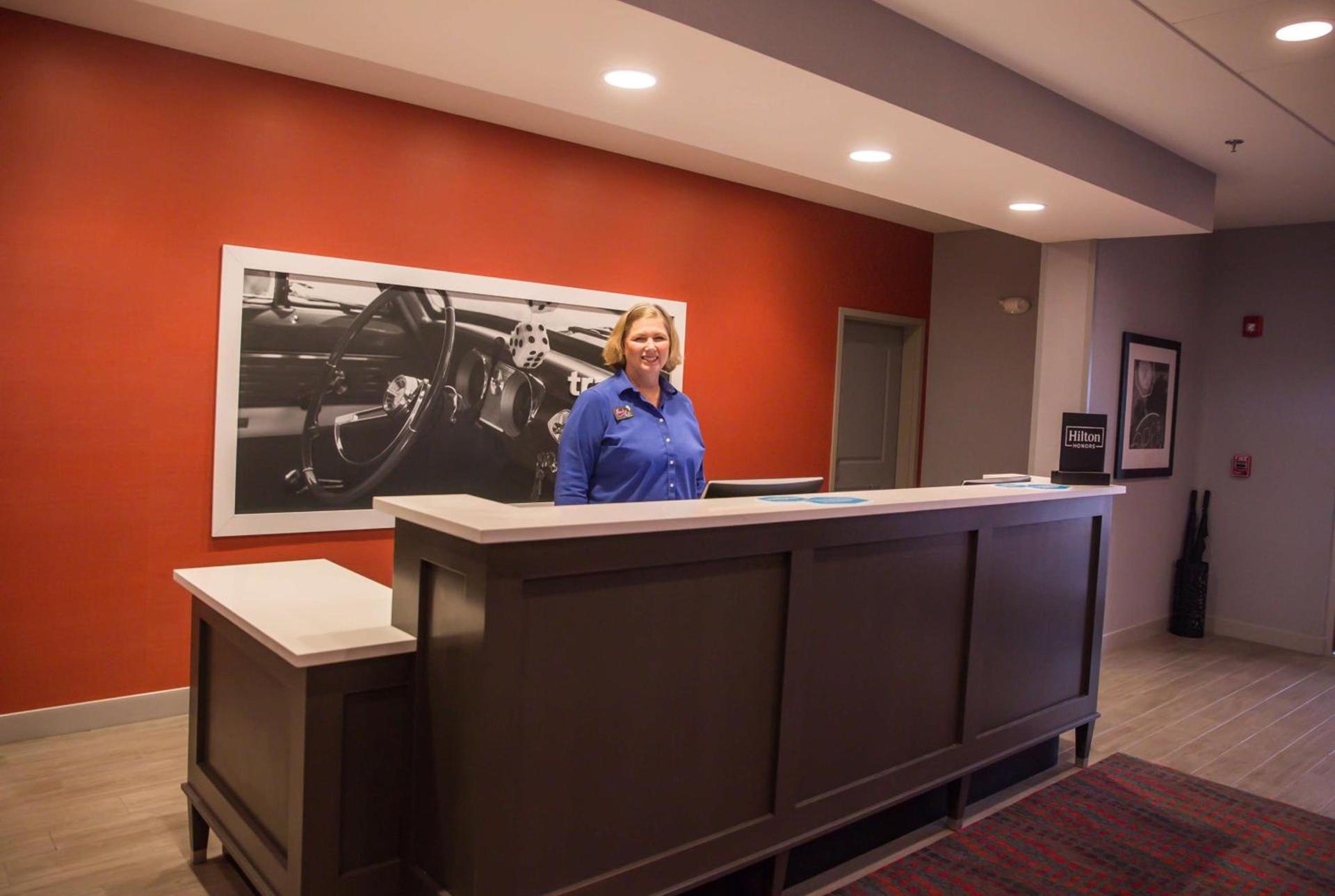 Hampton Inn-Pontiac photo 4