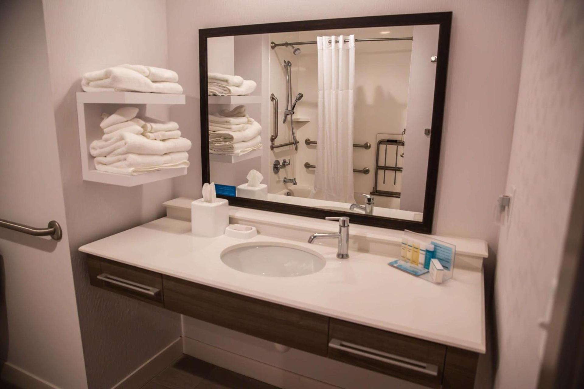 Hampton Inn-Pontiac photo 18