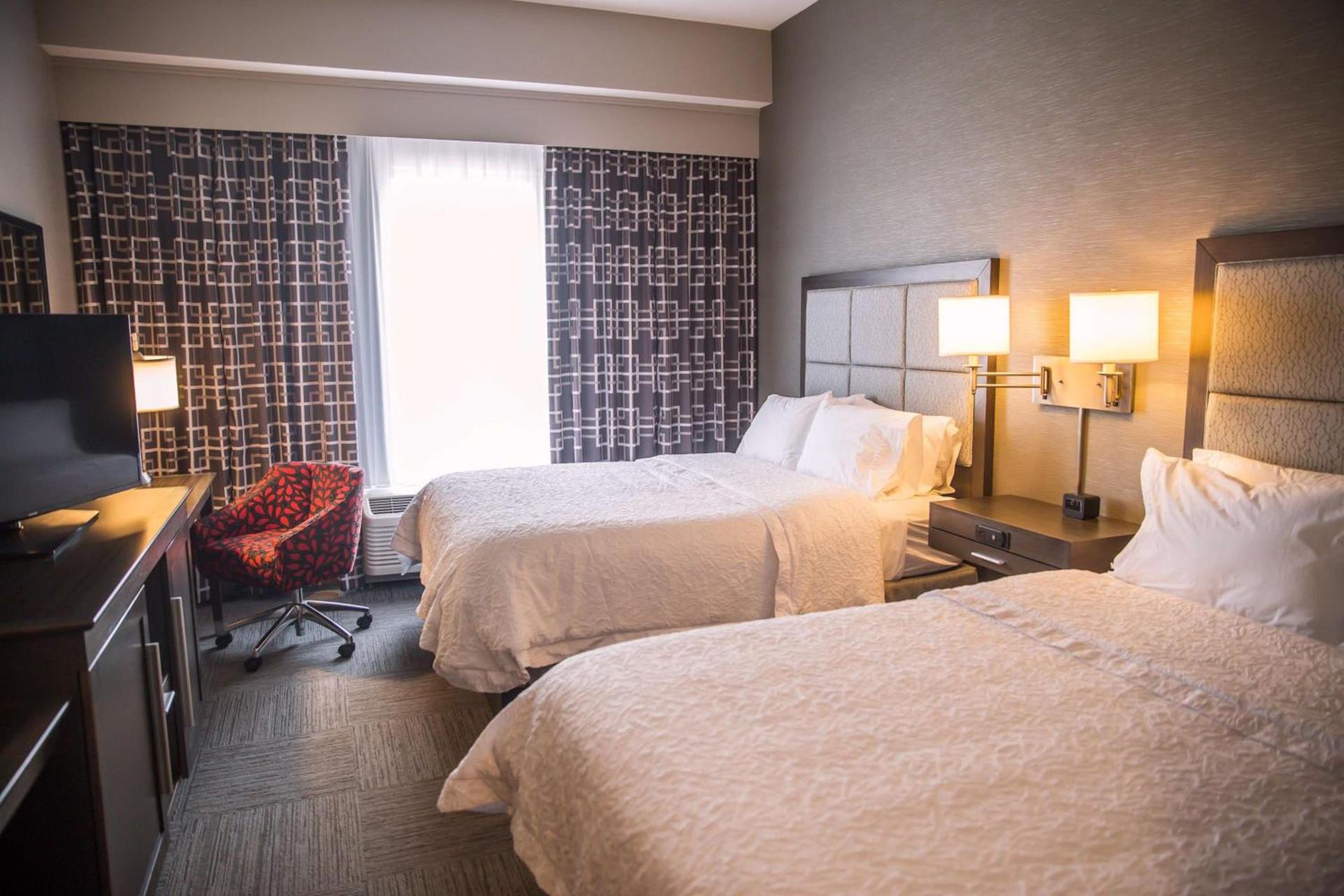 Hampton Inn-Pontiac photo 21