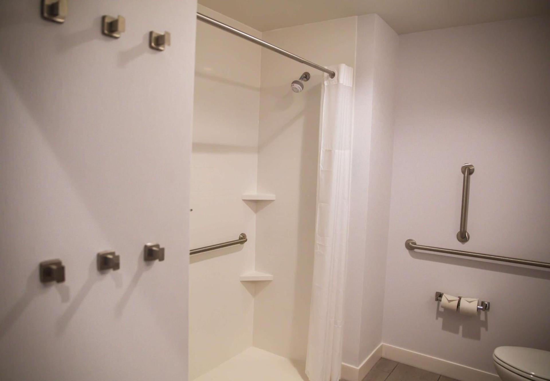 Hampton Inn-Pontiac photo 28