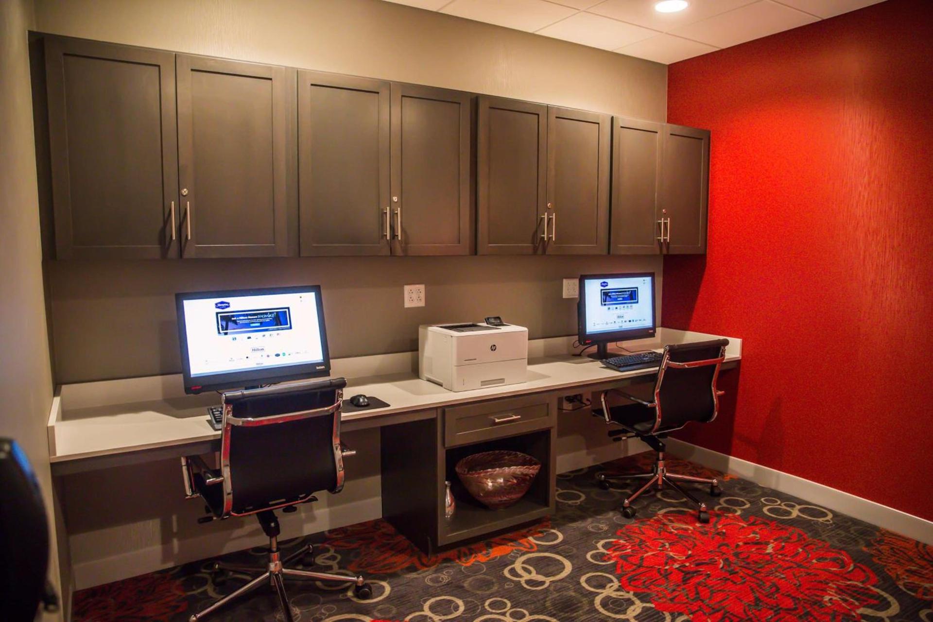 Hampton Inn-Pontiac photo 31