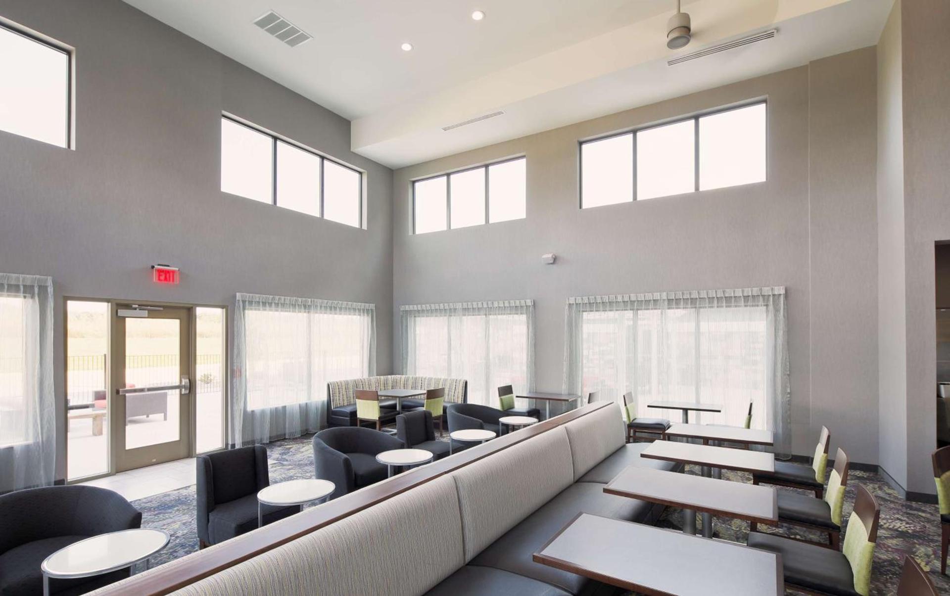 Homewood Suites By Hilton Topeka photo 3