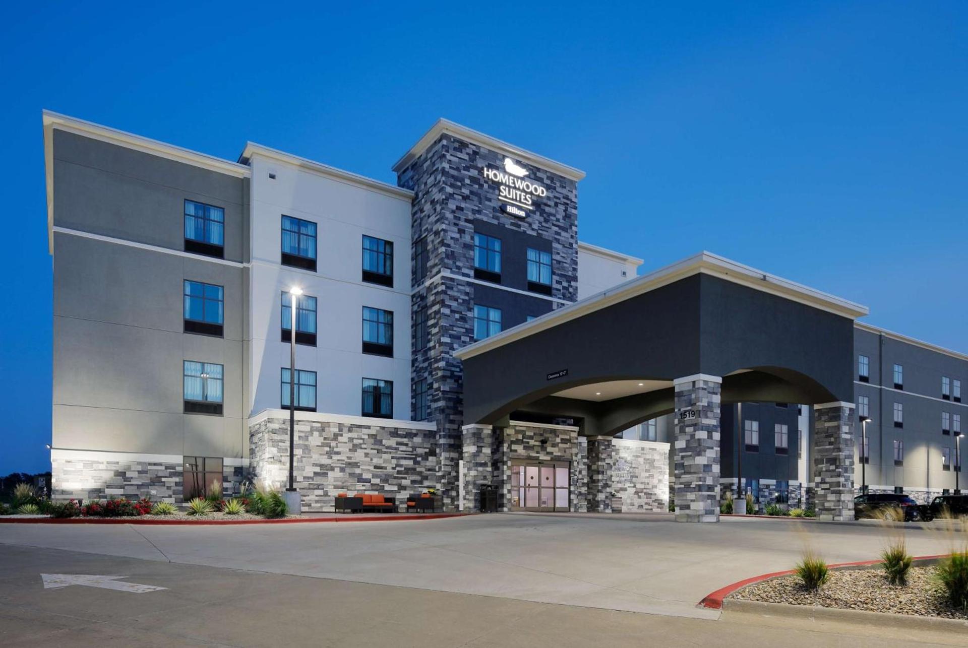 Homewood Suites By Hilton Topeka photo 2