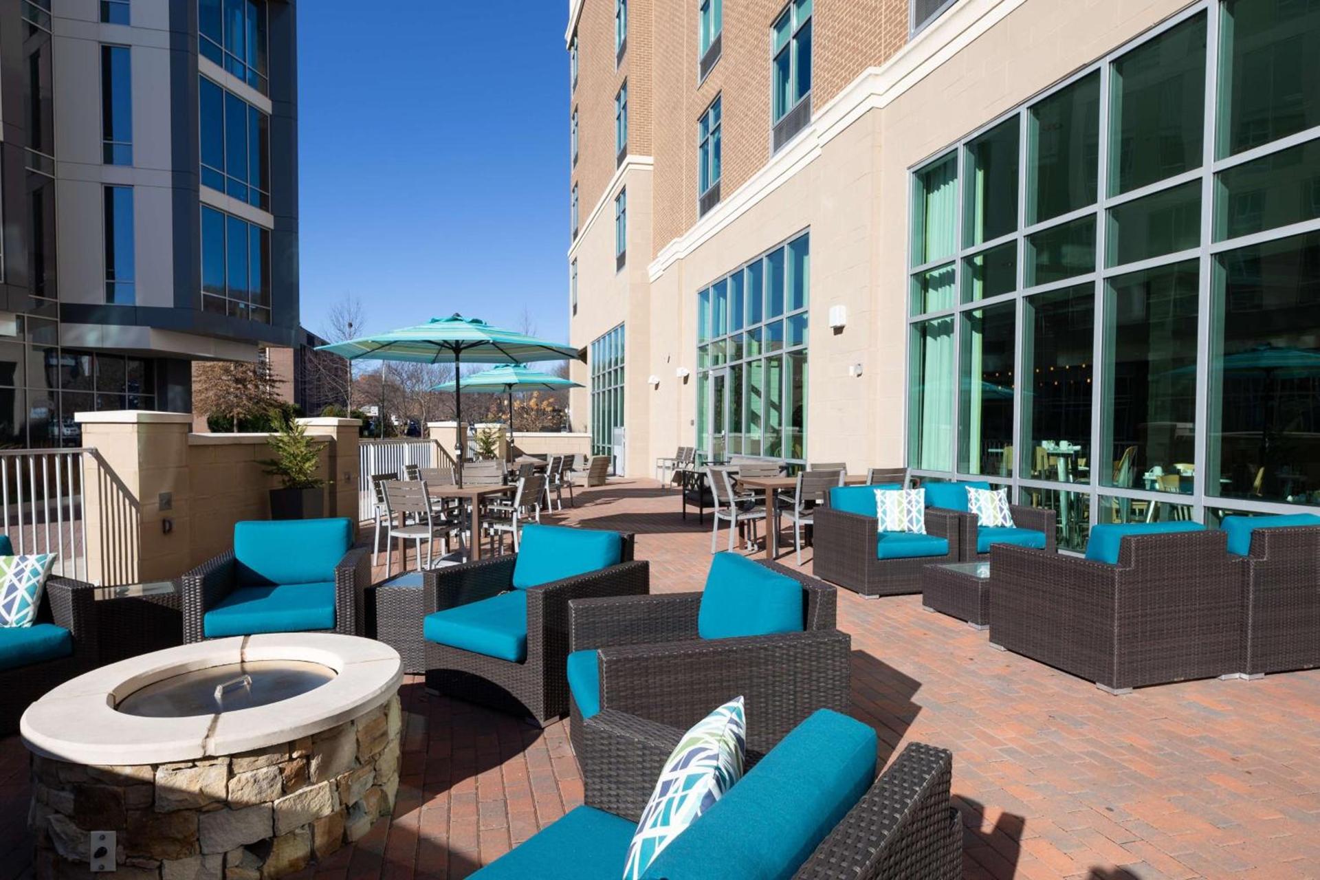 Hilton Garden Inn Asheville Downtown photo 2