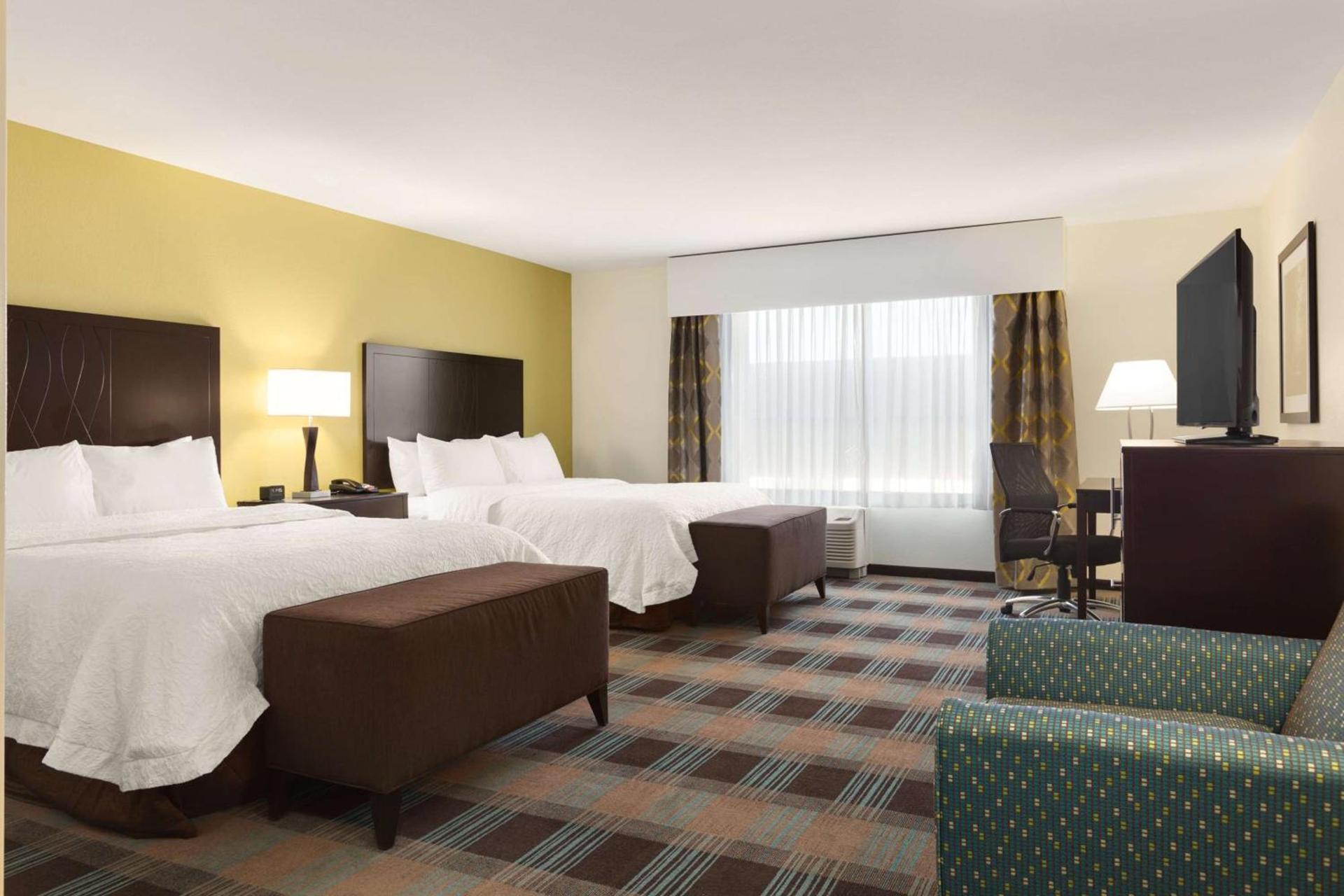 Hampton Inn Fairmont photo 19