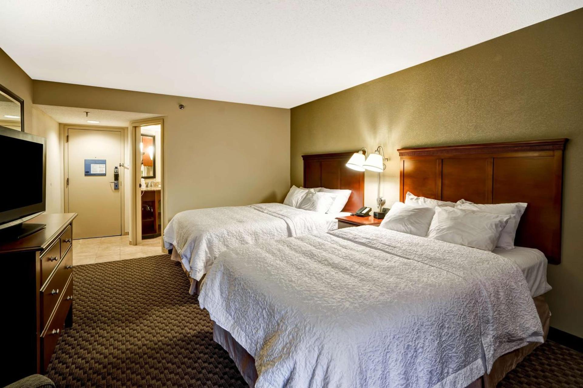 Hampton Inn Fairmont photo 28