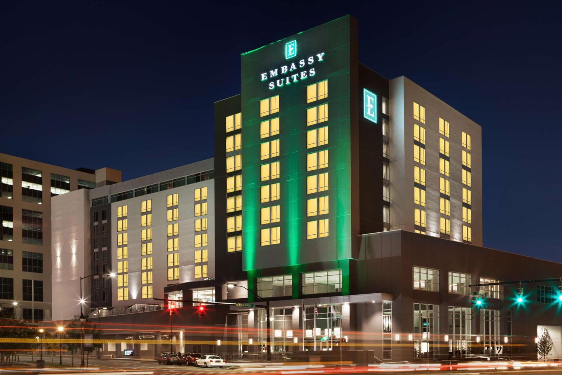 Embassy Suites by Hilton Charlotte Uptown photo 3