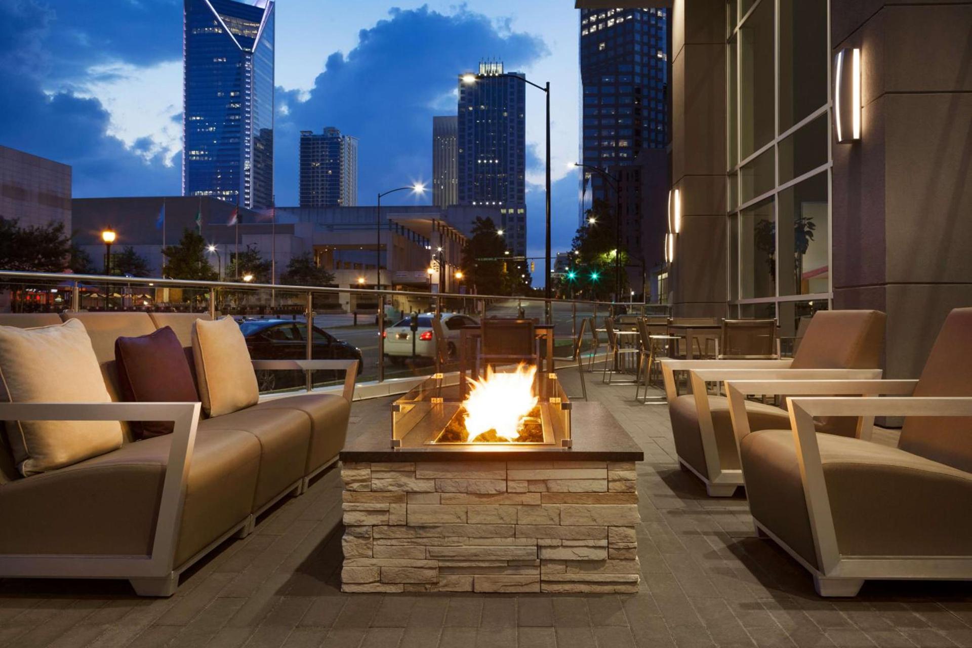 Embassy Suites by Hilton Charlotte Uptown photo 6