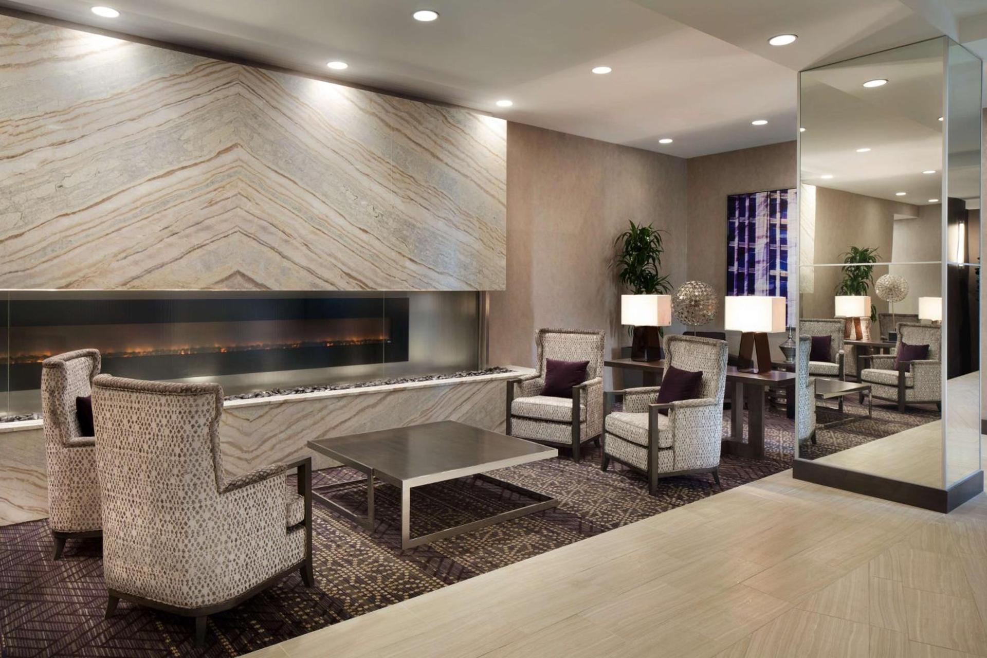 Embassy Suites by Hilton Charlotte Uptown photo 11