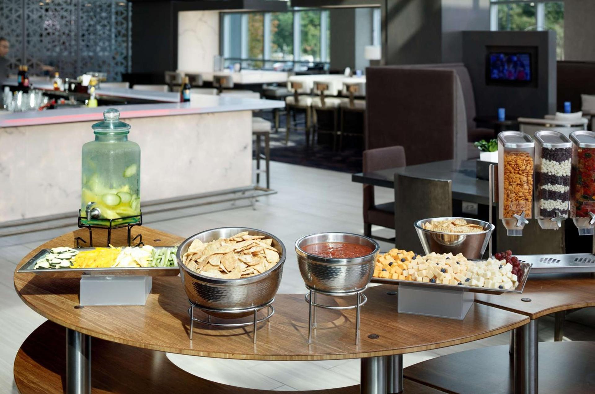 Embassy Suites by Hilton Charlotte Uptown photo 15