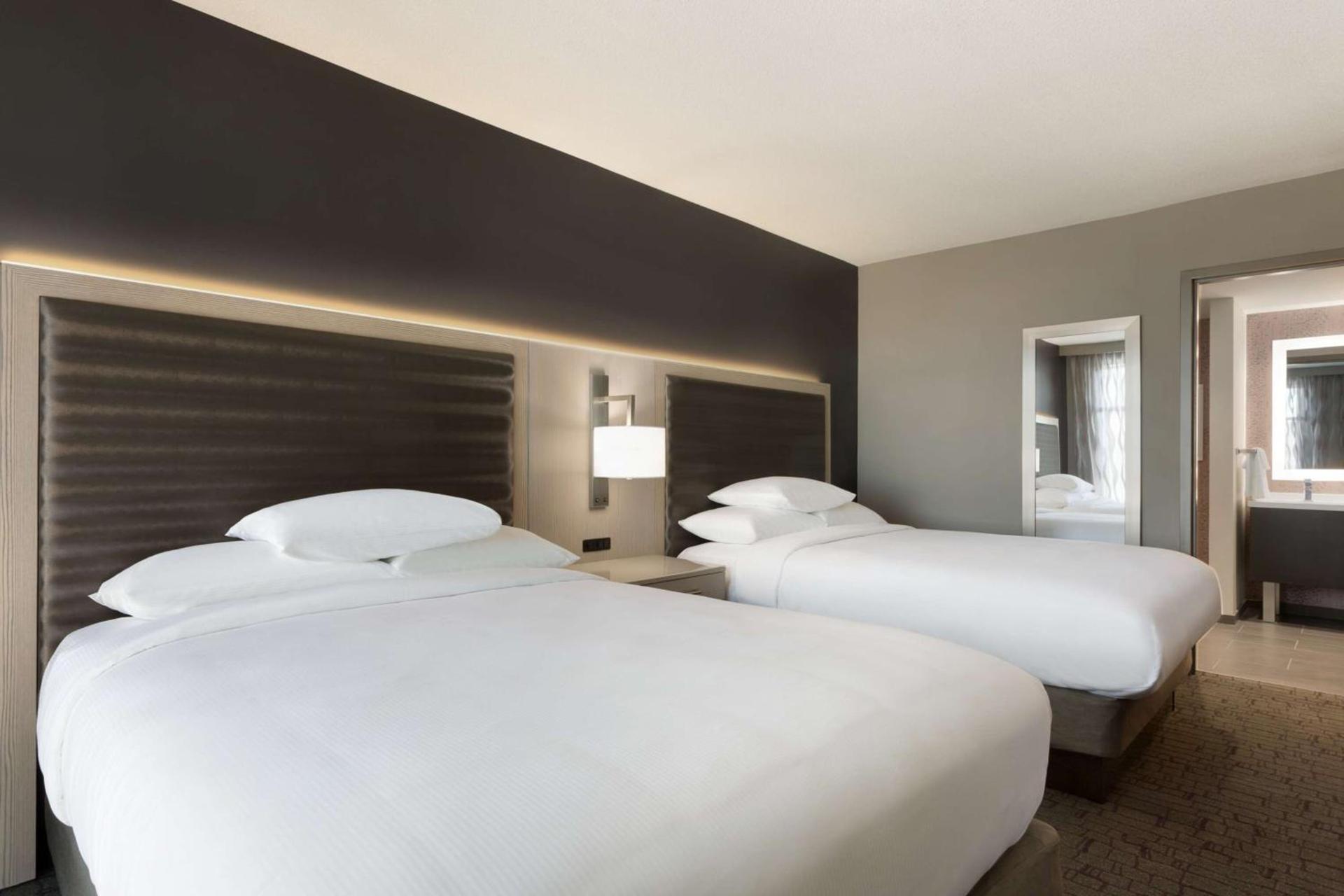 Embassy Suites by Hilton Charlotte Uptown photo 18