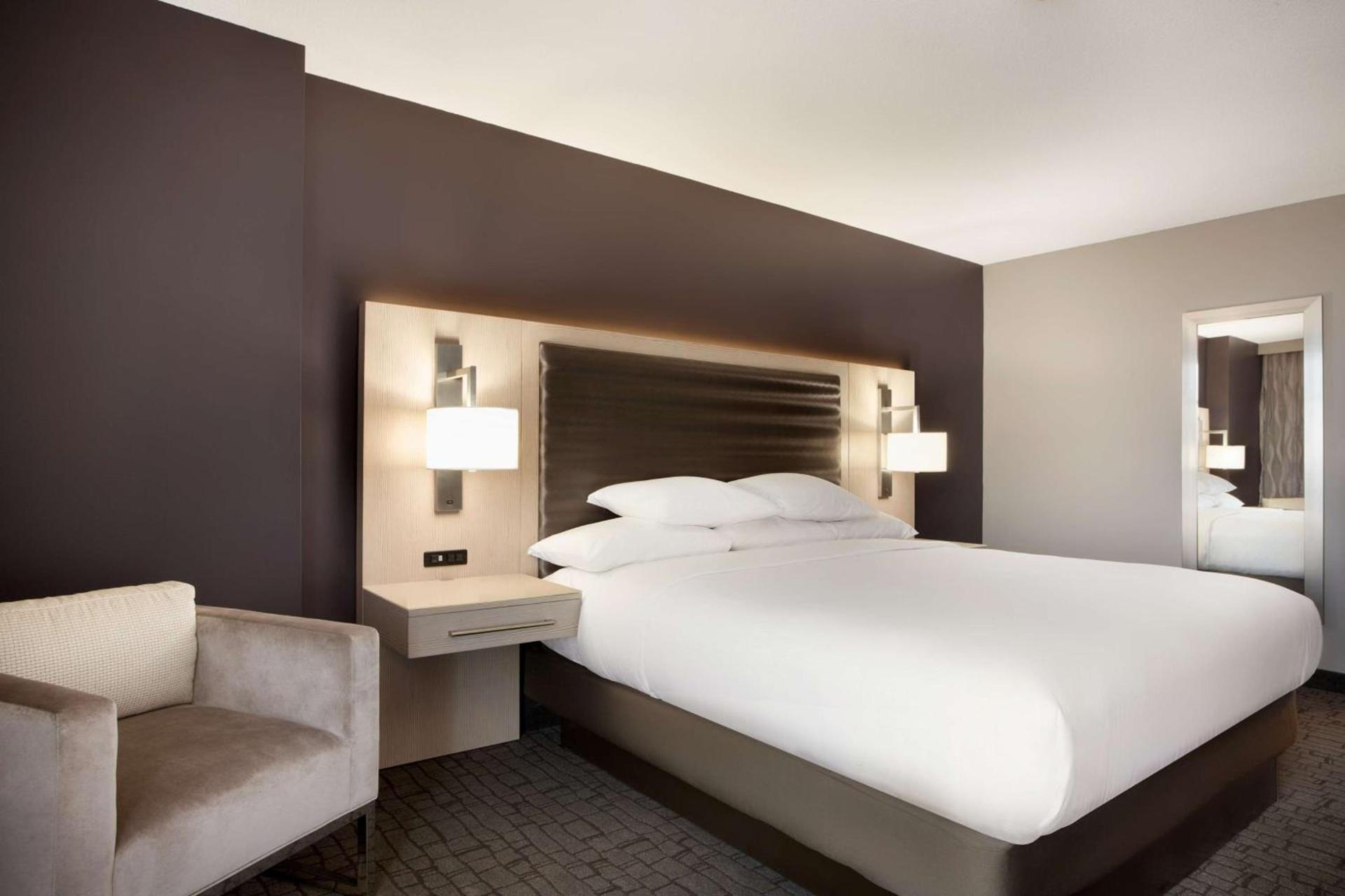 Embassy Suites by Hilton Charlotte Uptown photo 22