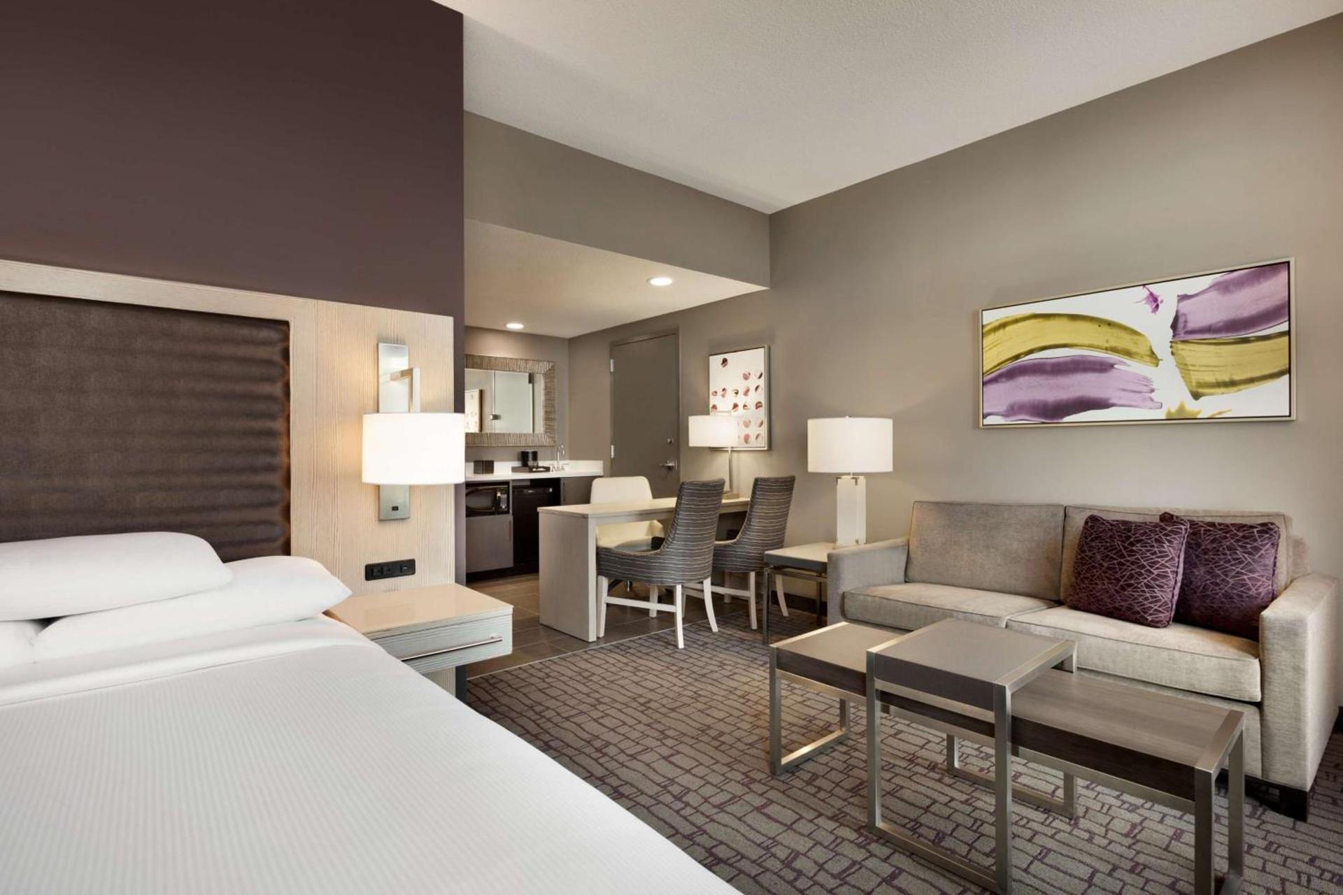 Embassy Suites by Hilton Charlotte Uptown photo 28