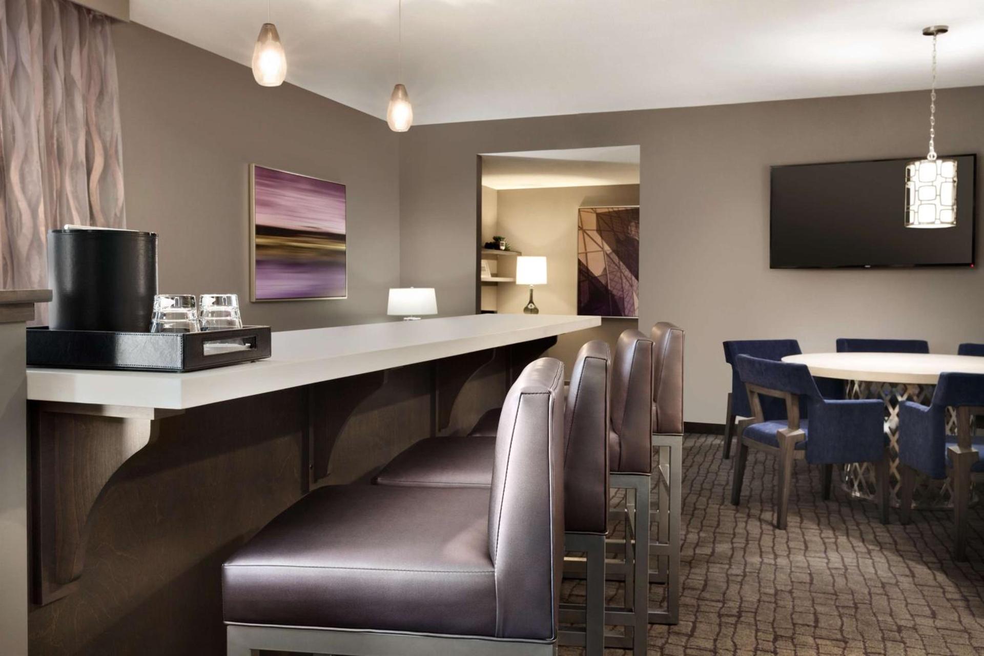 Embassy Suites by Hilton Charlotte Uptown photo 49