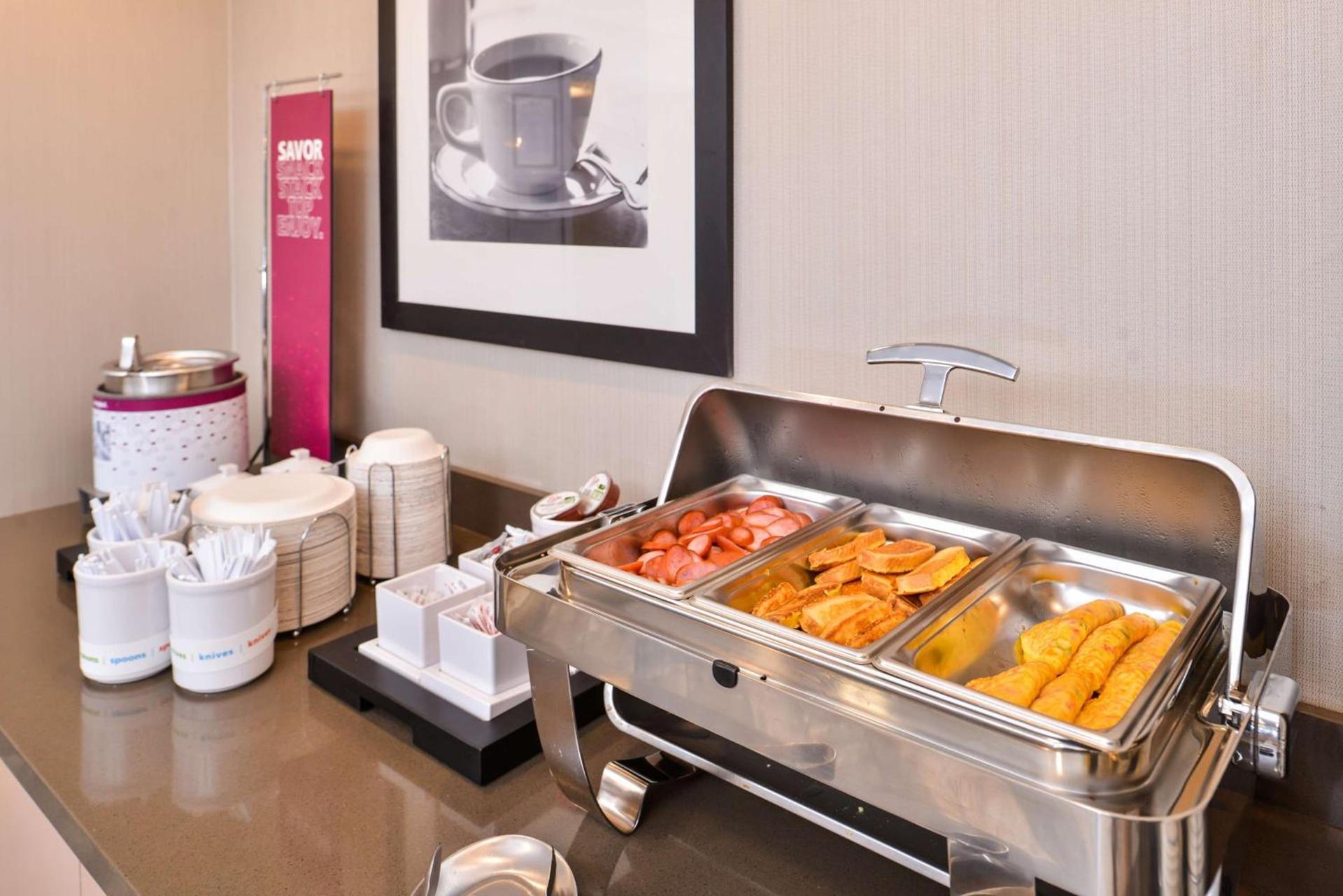 Hampton Inn and Suites Altoona-Des Moines by Hilton photo 17