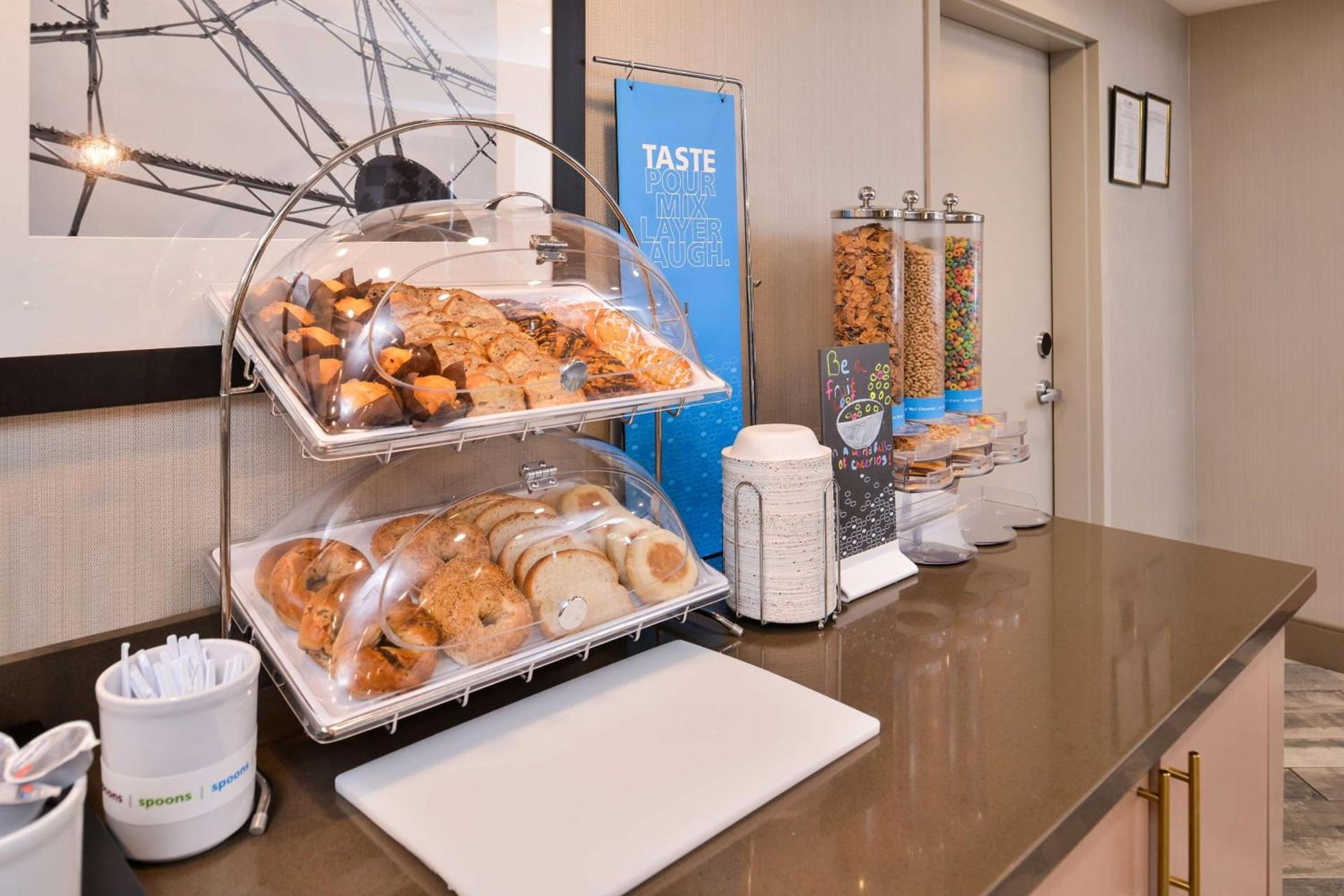 Hampton Inn and Suites Altoona-Des Moines by Hilton photo 19
