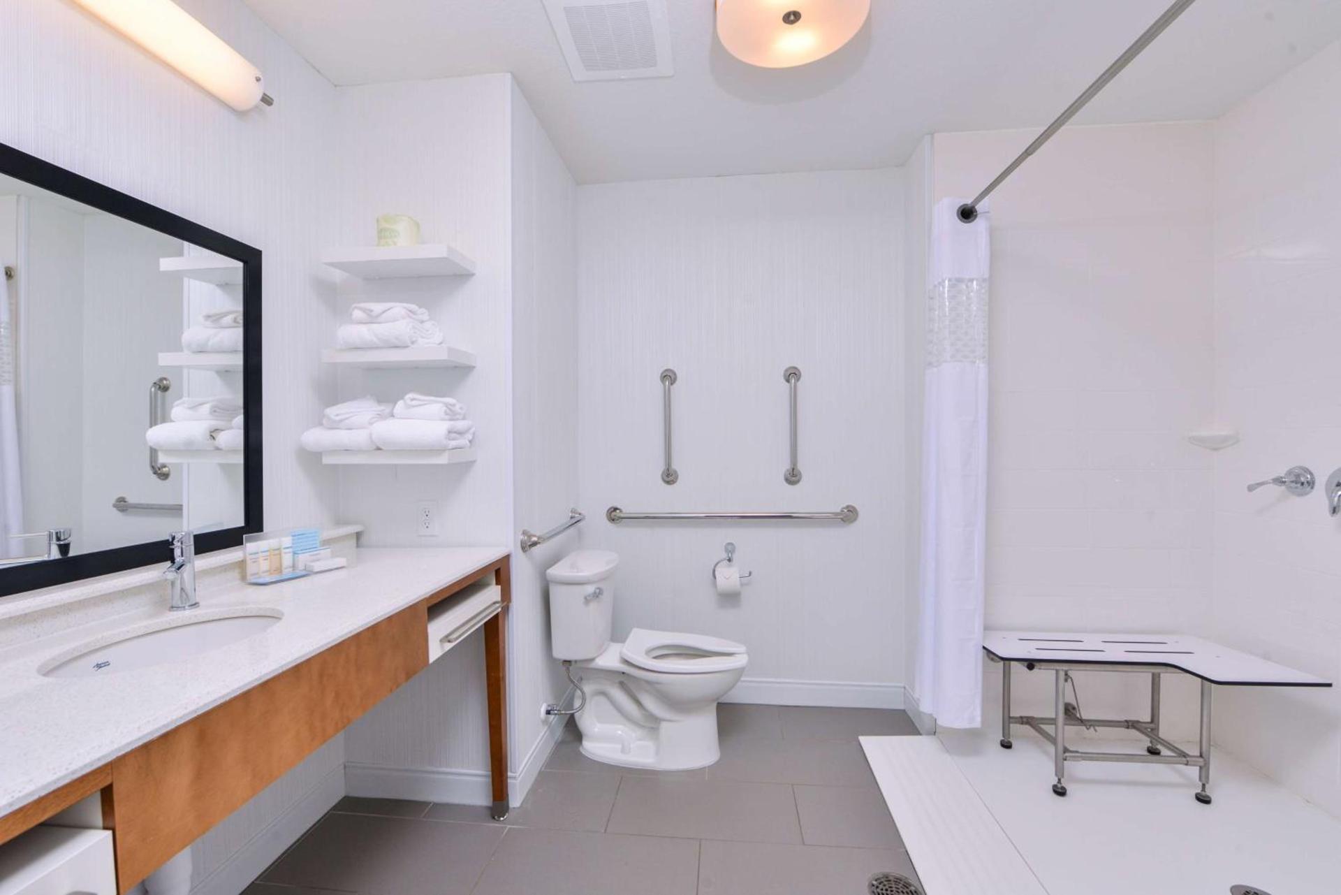 Hampton Inn and Suites Altoona-Des Moines by Hilton photo 36