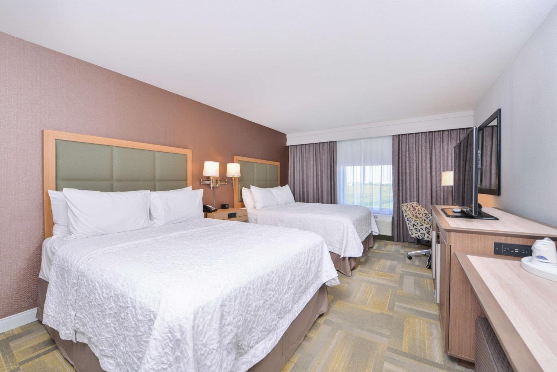 Hampton Inn and Suites Altoona-Des Moines by Hilton photo 54