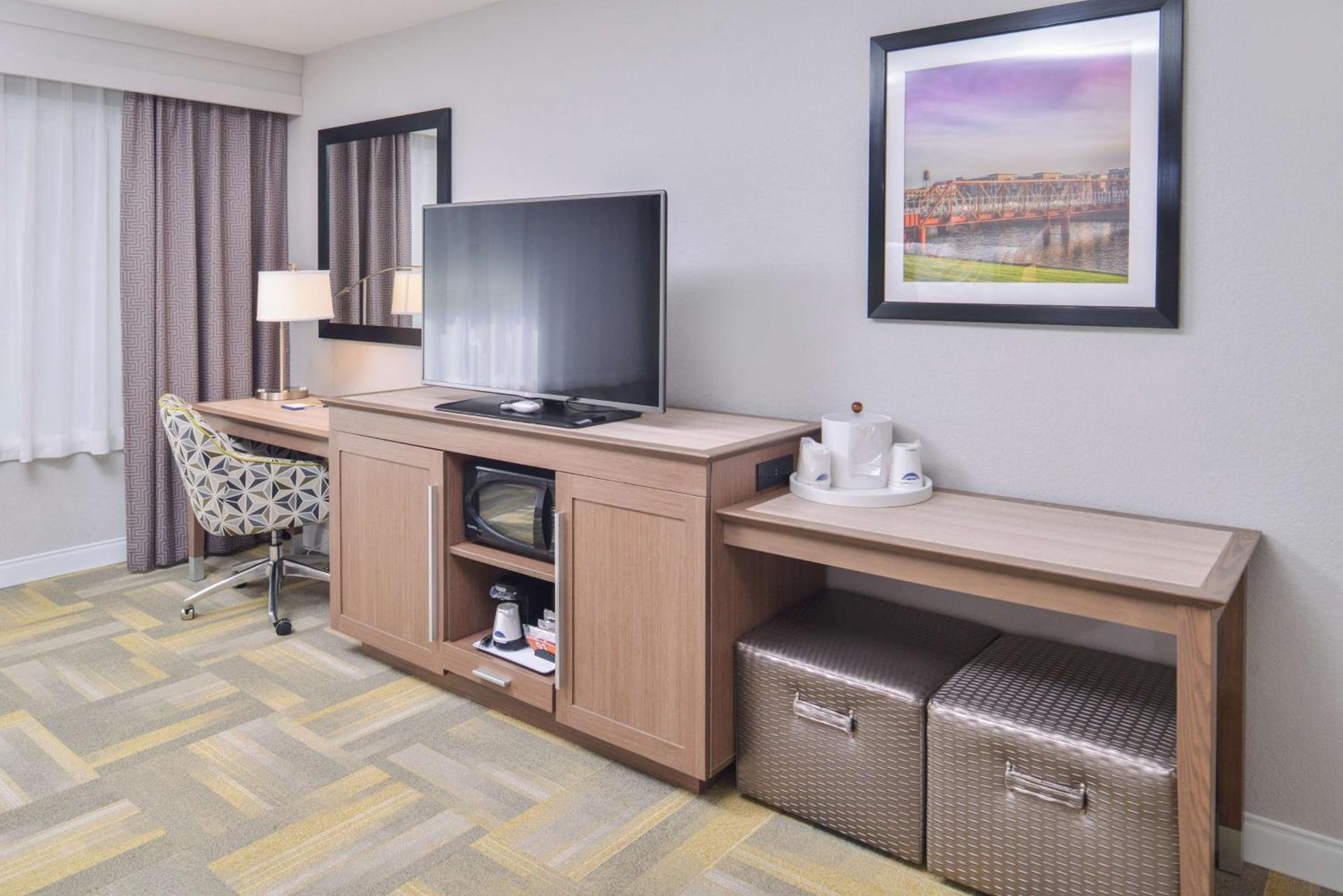 Hampton Inn and Suites Altoona-Des Moines by Hilton photo 63