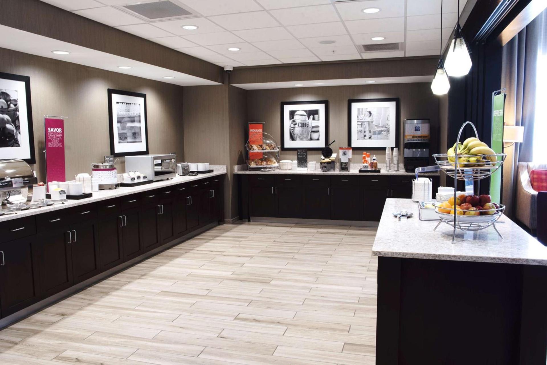 Hampton Inn & Suites Des Moines/Urbandale Ia photo 14