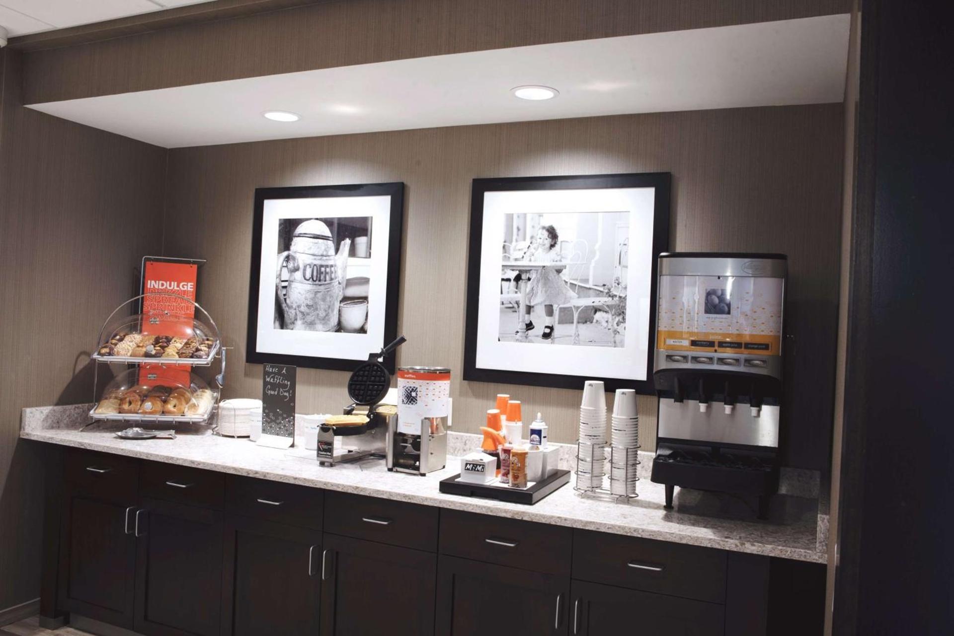 Hampton Inn & Suites Des Moines/Urbandale Ia photo 16
