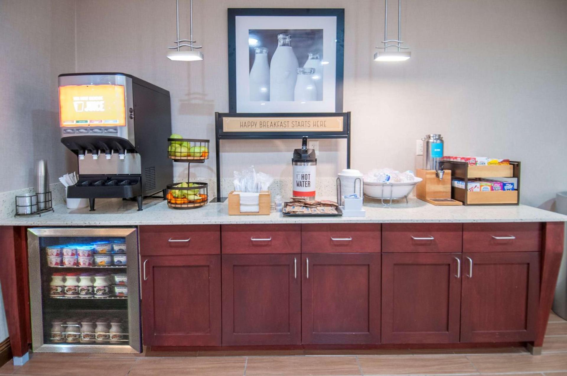 Hampton Inn Opelousas photo 9