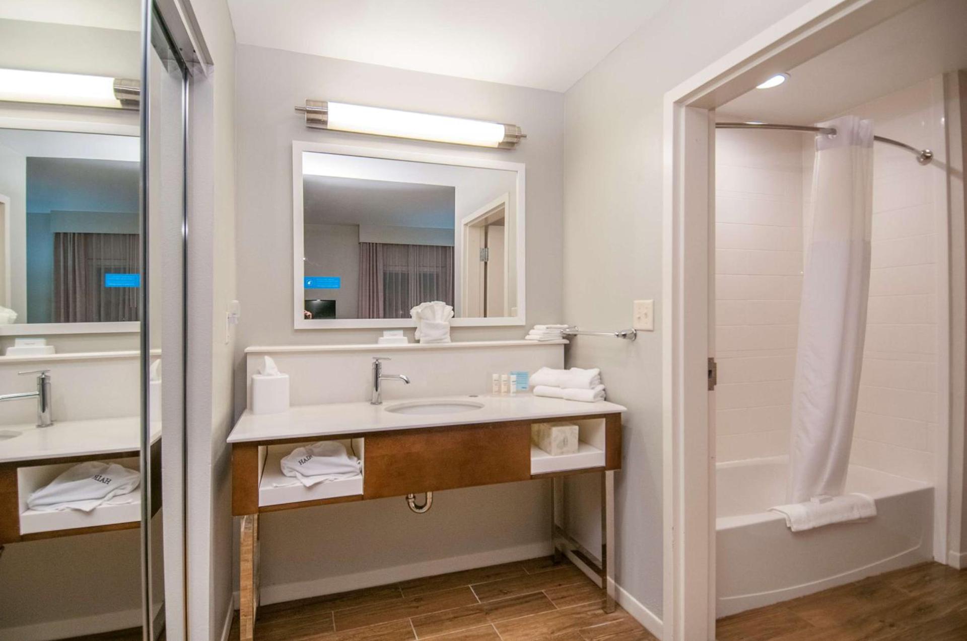 Hampton Inn Opelousas photo 23