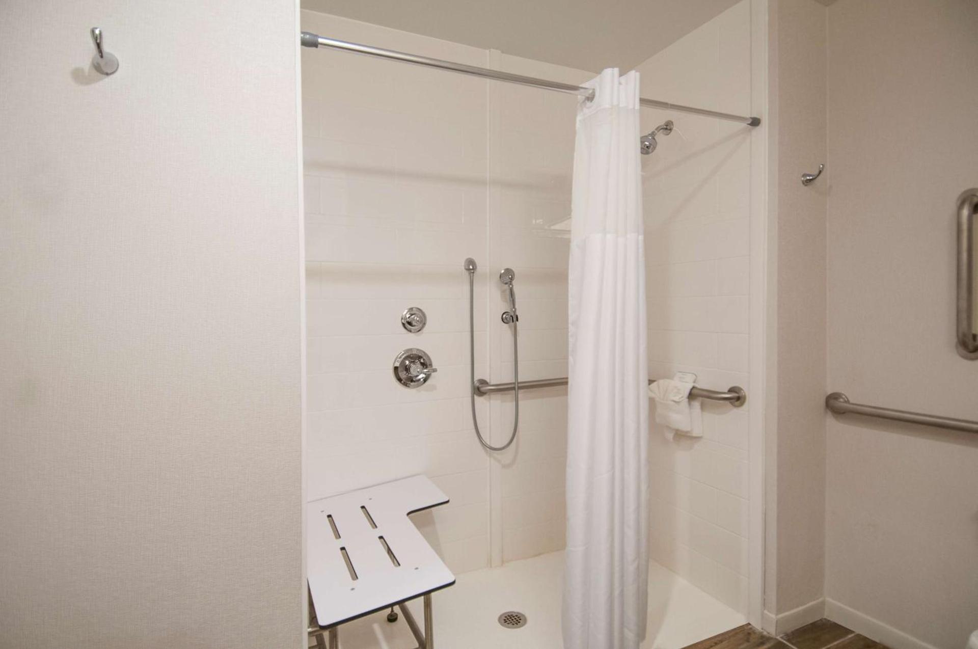 Hampton Inn Opelousas photo 25