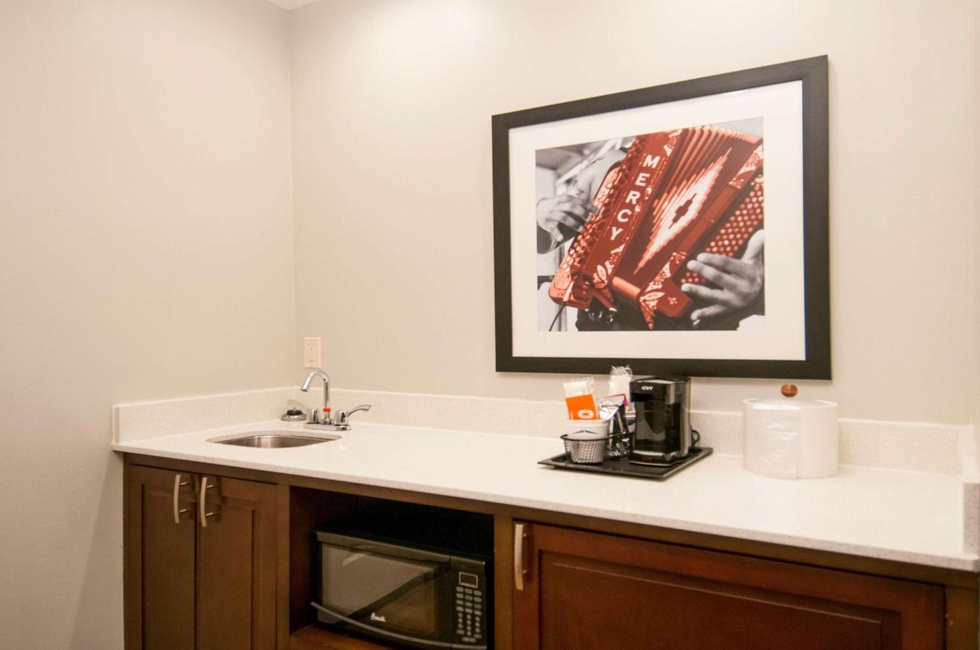 Hampton Inn Opelousas photo 32