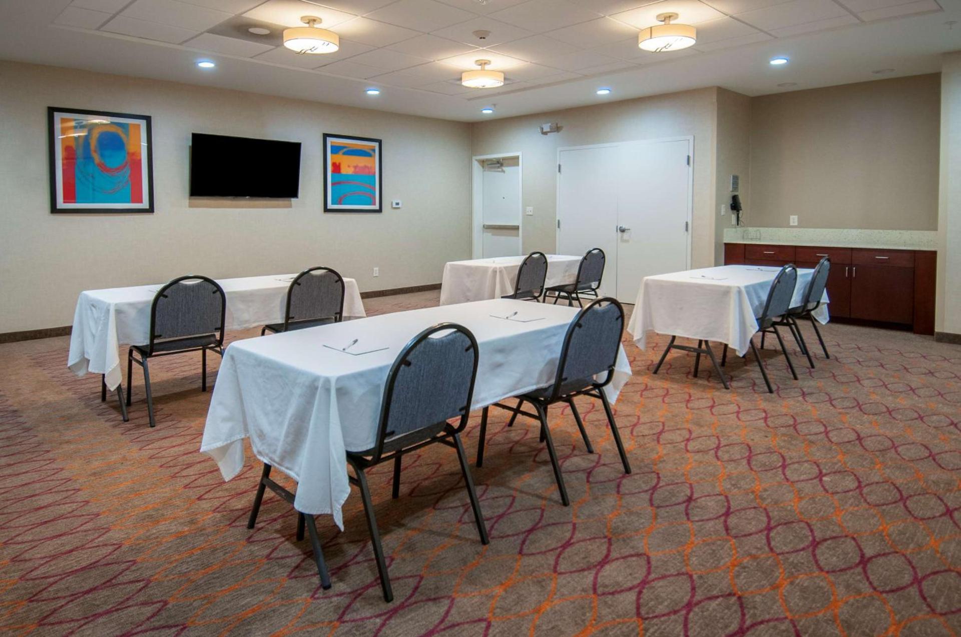 Hampton Inn Opelousas photo 35