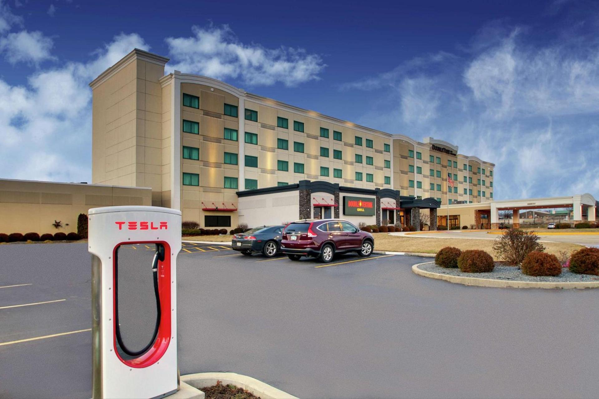 Doubletree By Hilton Mt. Vernon photo 3