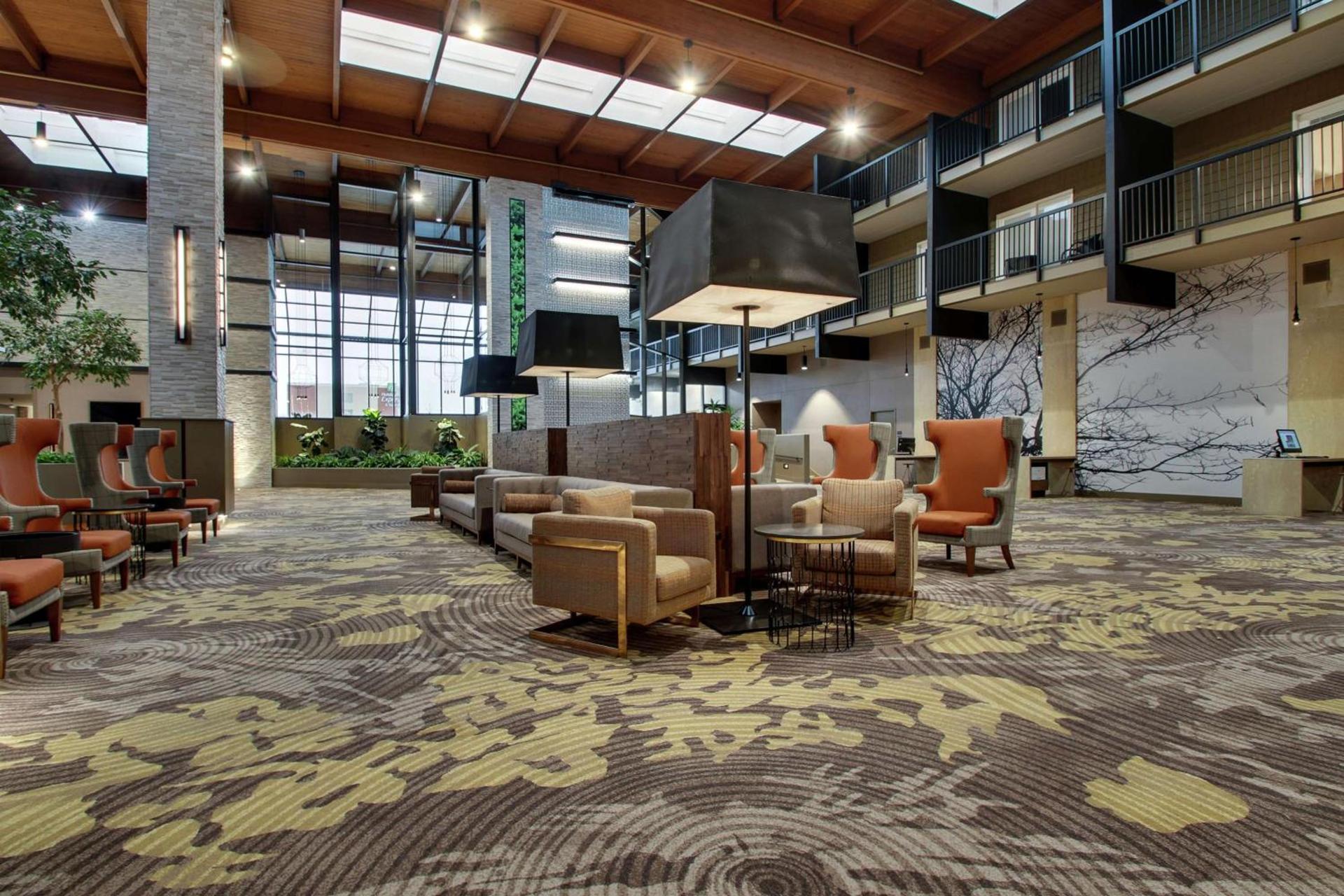 Doubletree By Hilton Mt. Vernon photo 5