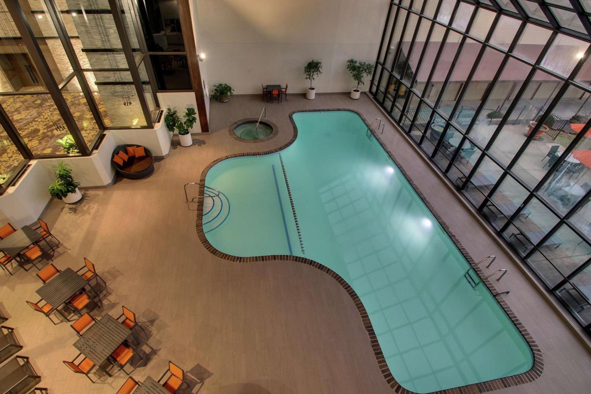 Doubletree By Hilton Mt. Vernon photo 11
