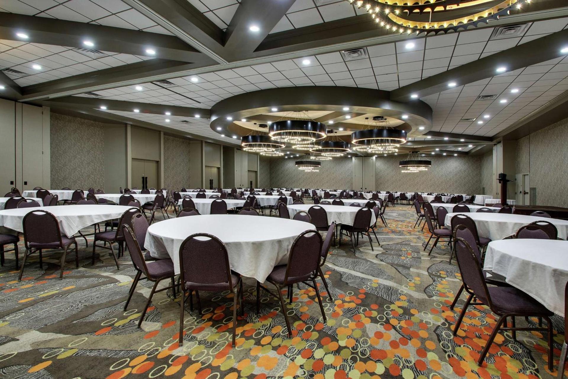 Doubletree By Hilton Mt. Vernon photo 23
