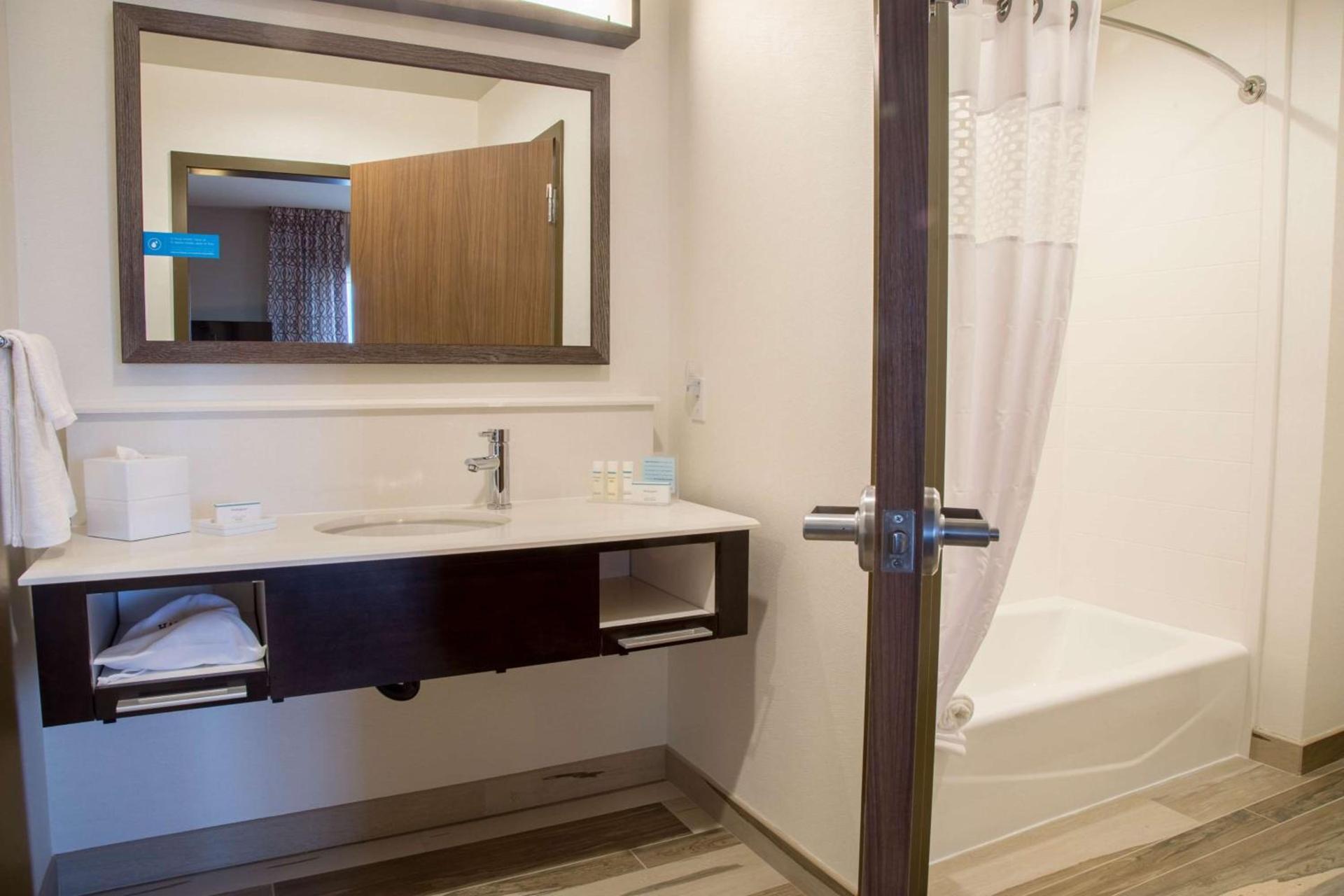 Hampton Inn & Suites Murrieta Temecula photo 38