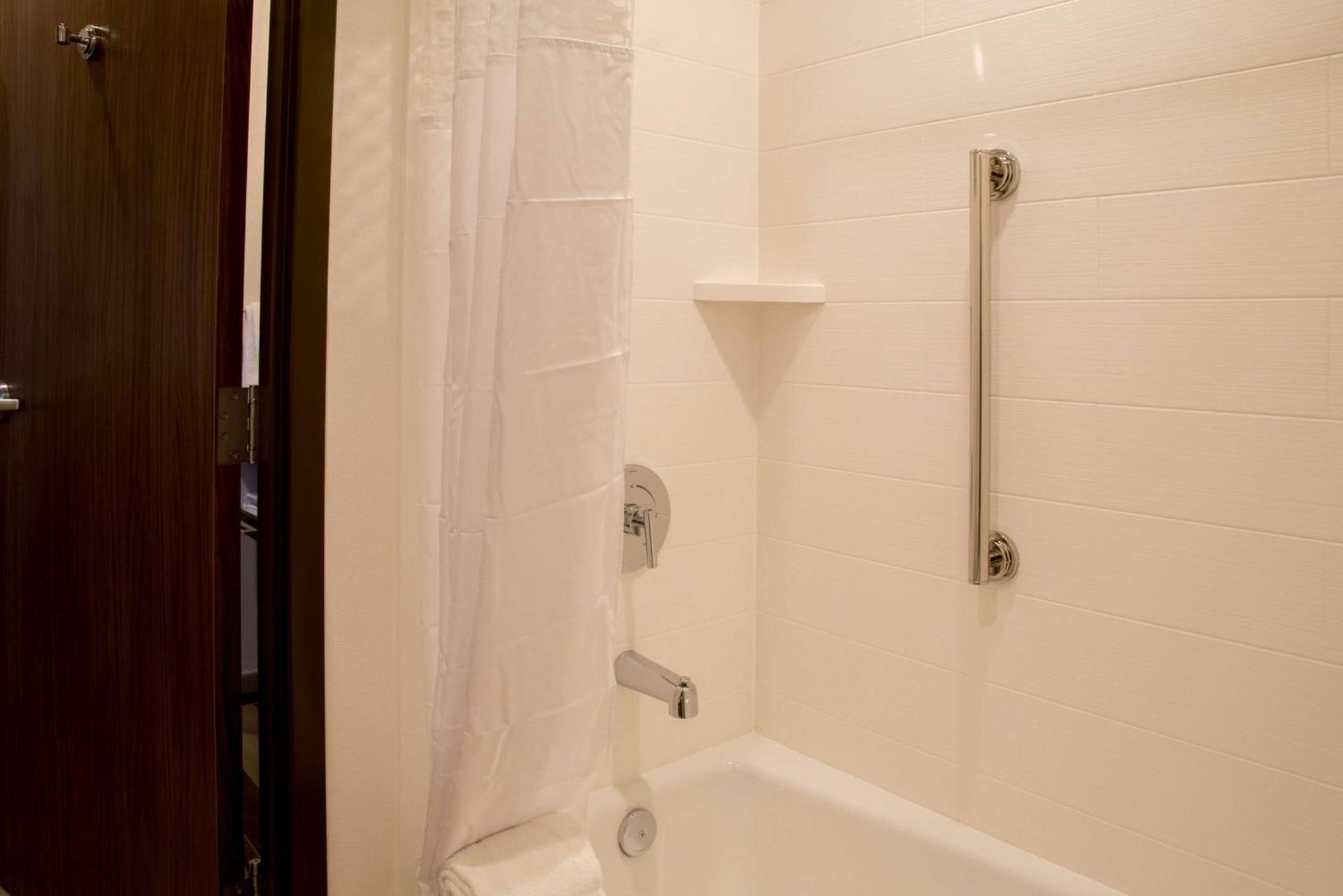 Hampton Inn & Suites Murrieta Temecula photo 42