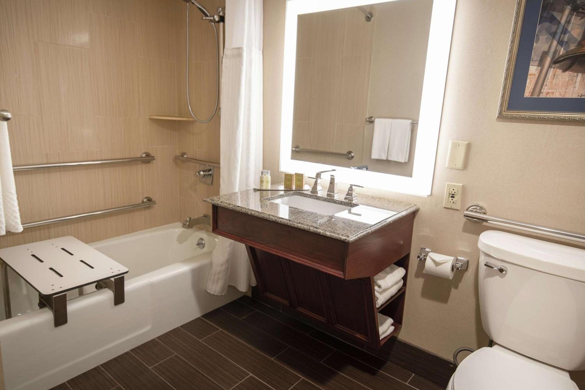 The Desmond Hotel Malvern, a DoubleTree by Hilton photo 36