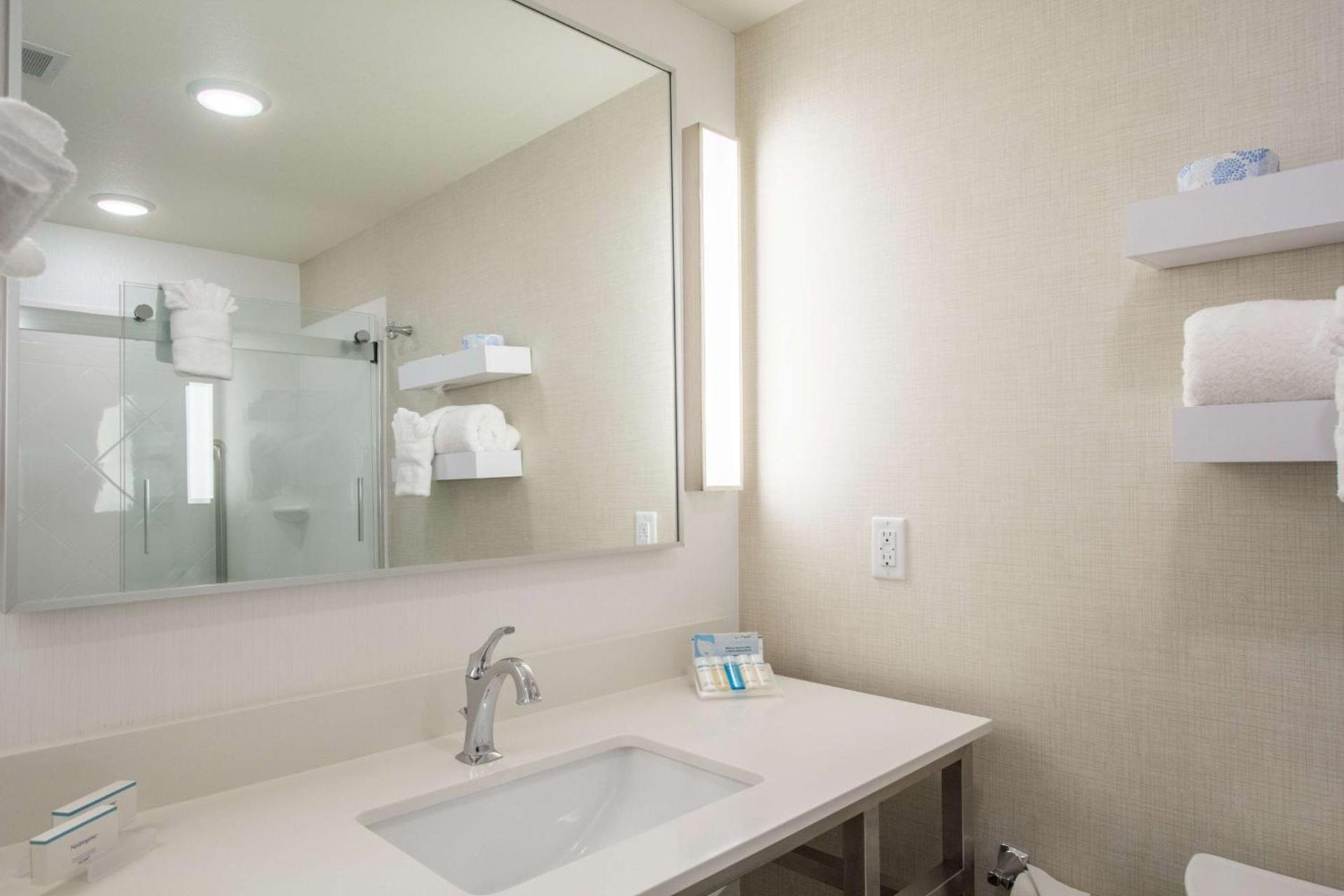 Hilton Garden Inn Salina photo 23