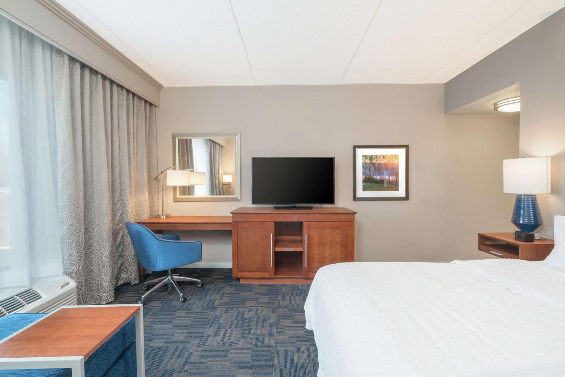 Hampton Inn & Suites Newburgh Stewart Airport, NY photo 13