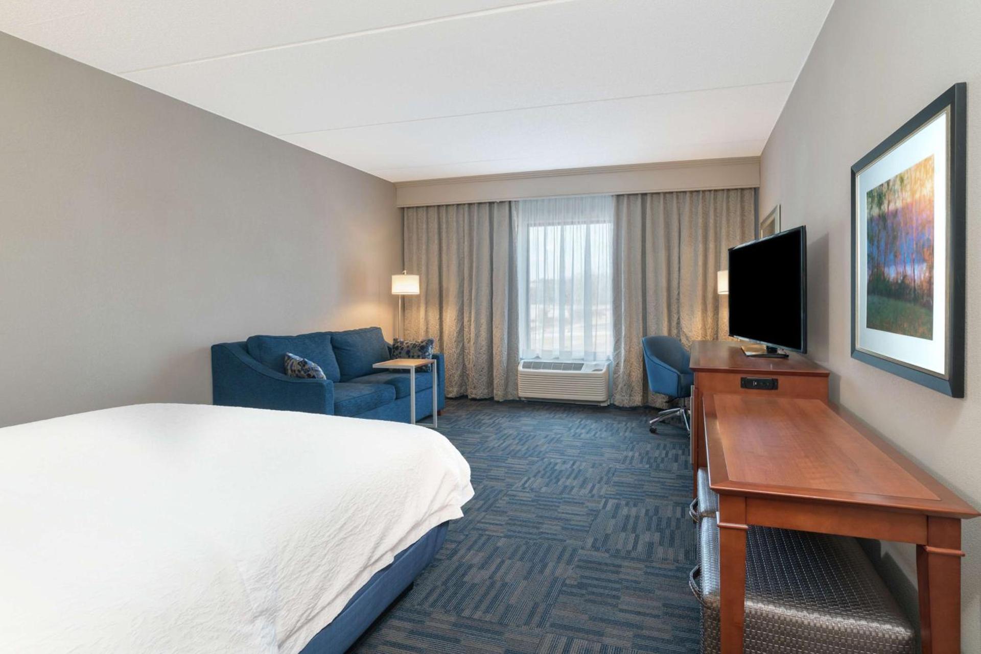Hampton Inn & Suites Newburgh Stewart Airport, NY photo 15