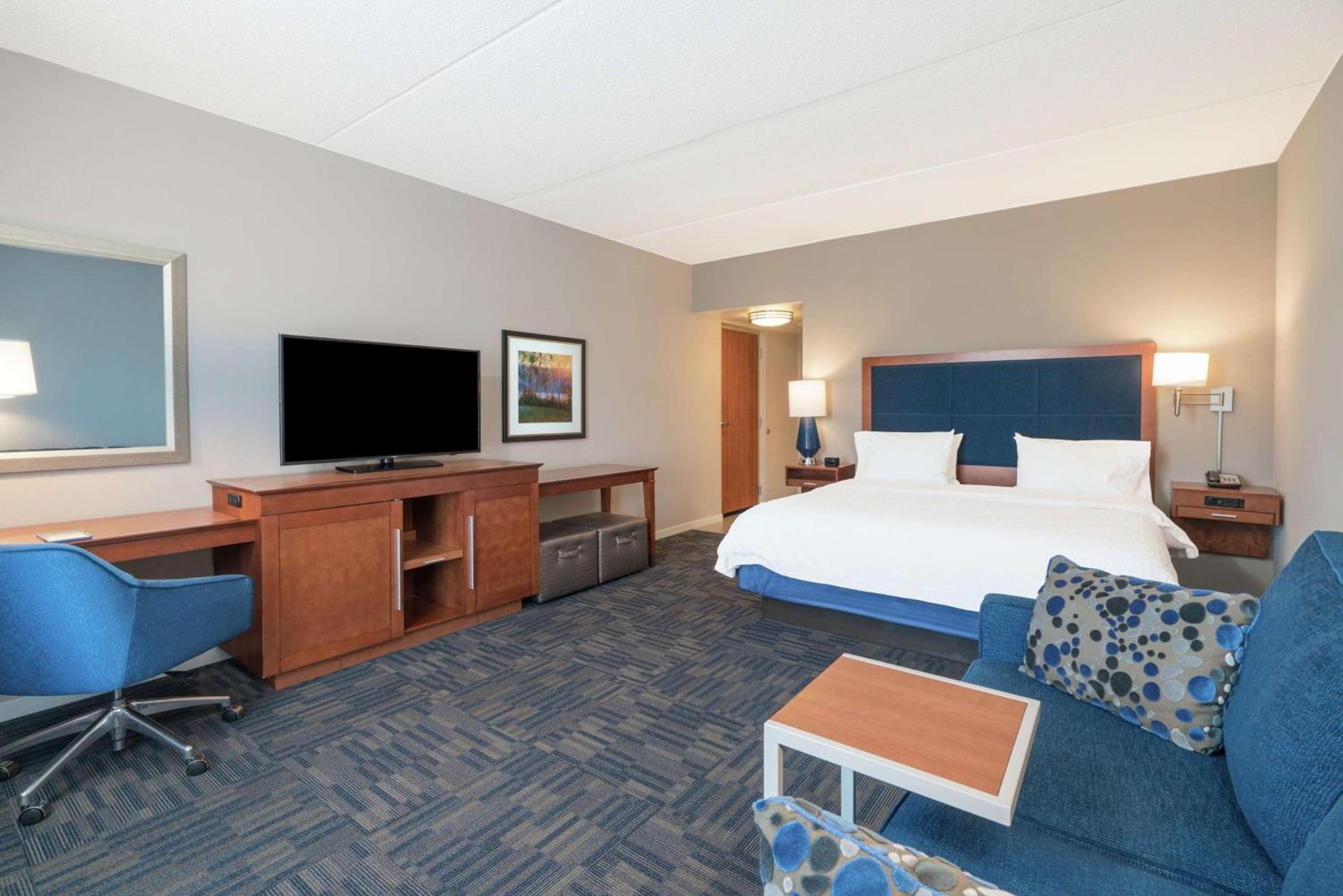 Hampton Inn & Suites Newburgh Stewart Airport, NY photo 17