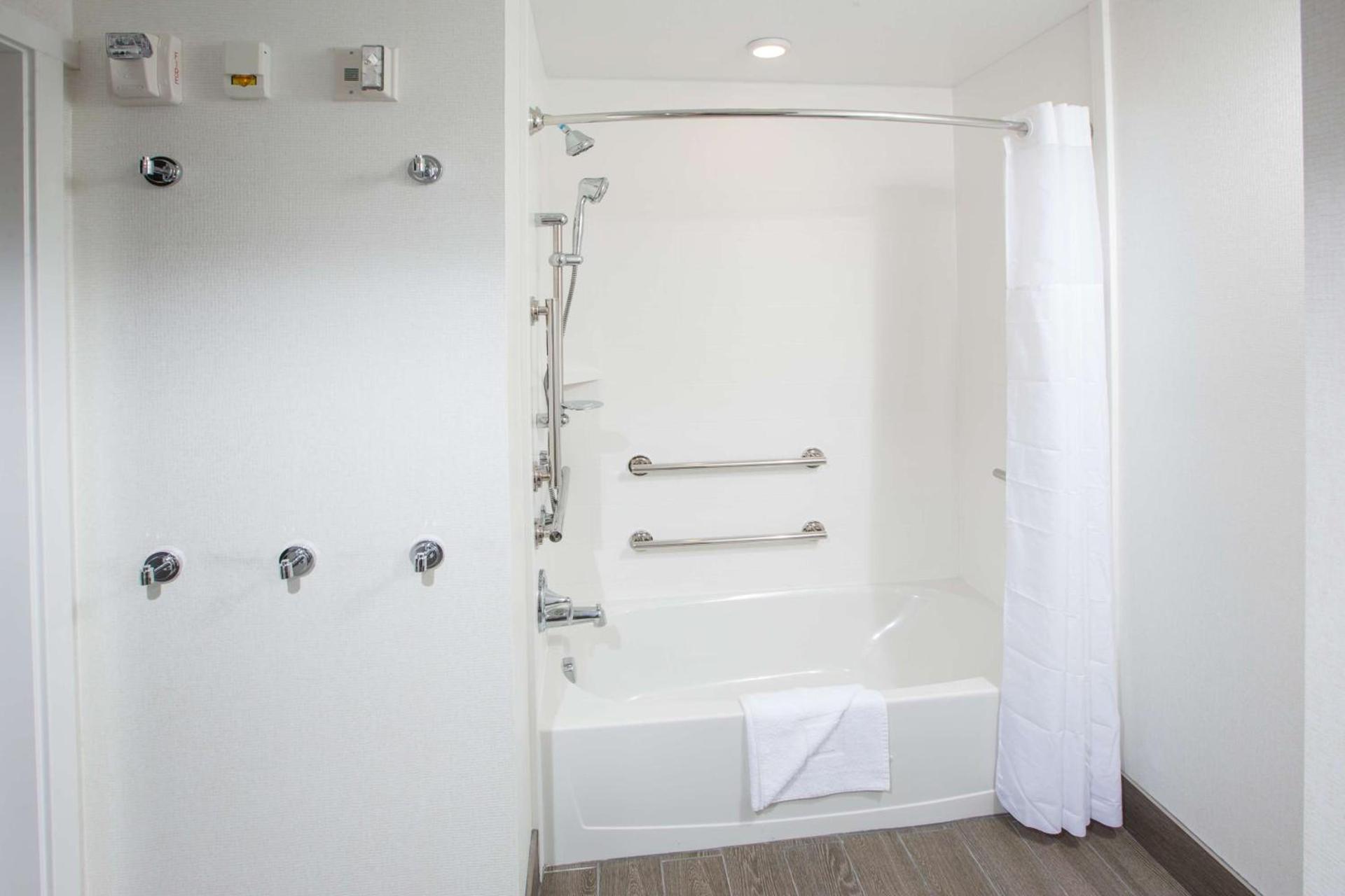 Hampton Inn & Suites Buellton/Santa Ynez Valley, Ca photo 25