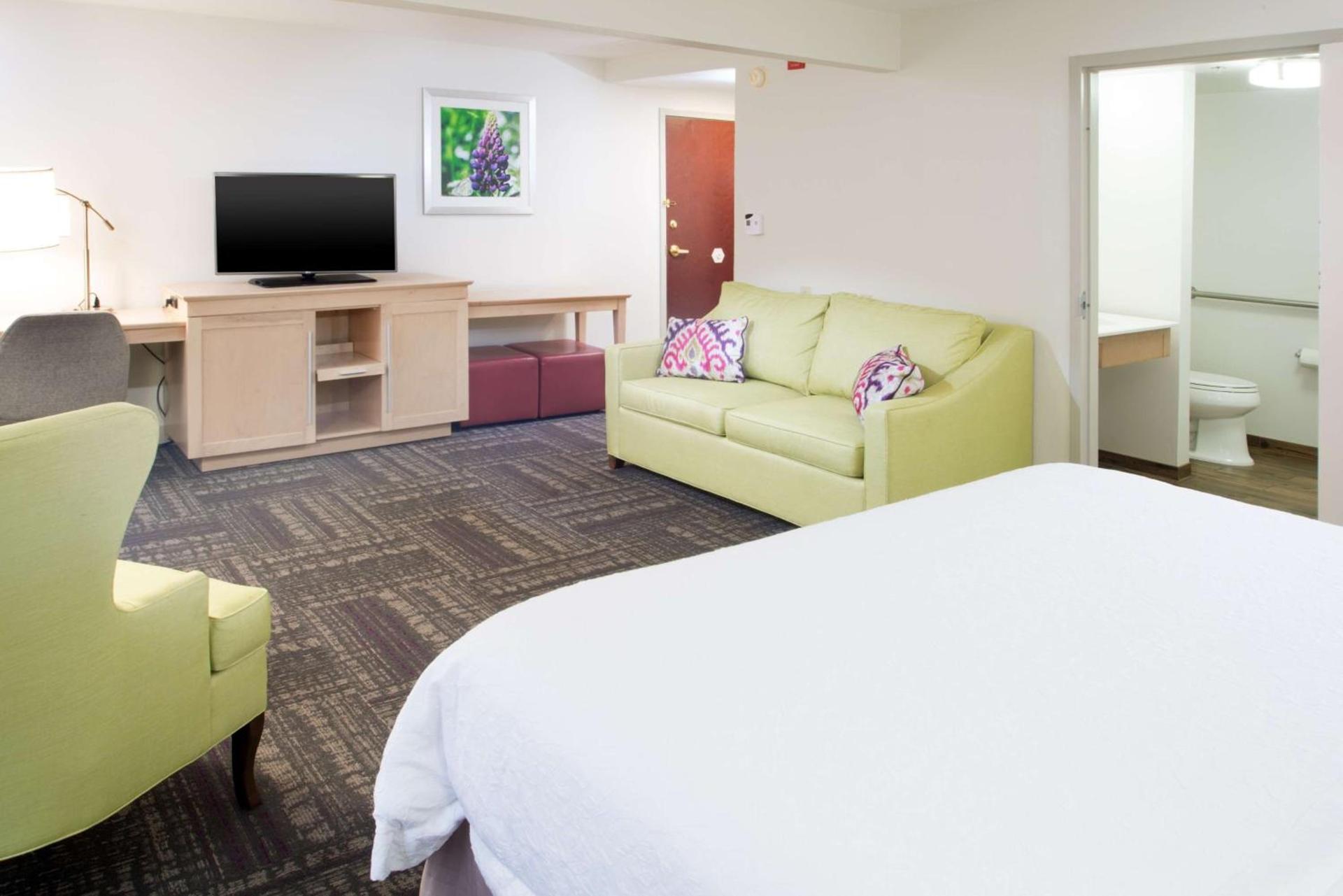 Hampton Inn & Suites Wilson I-95 photo 31