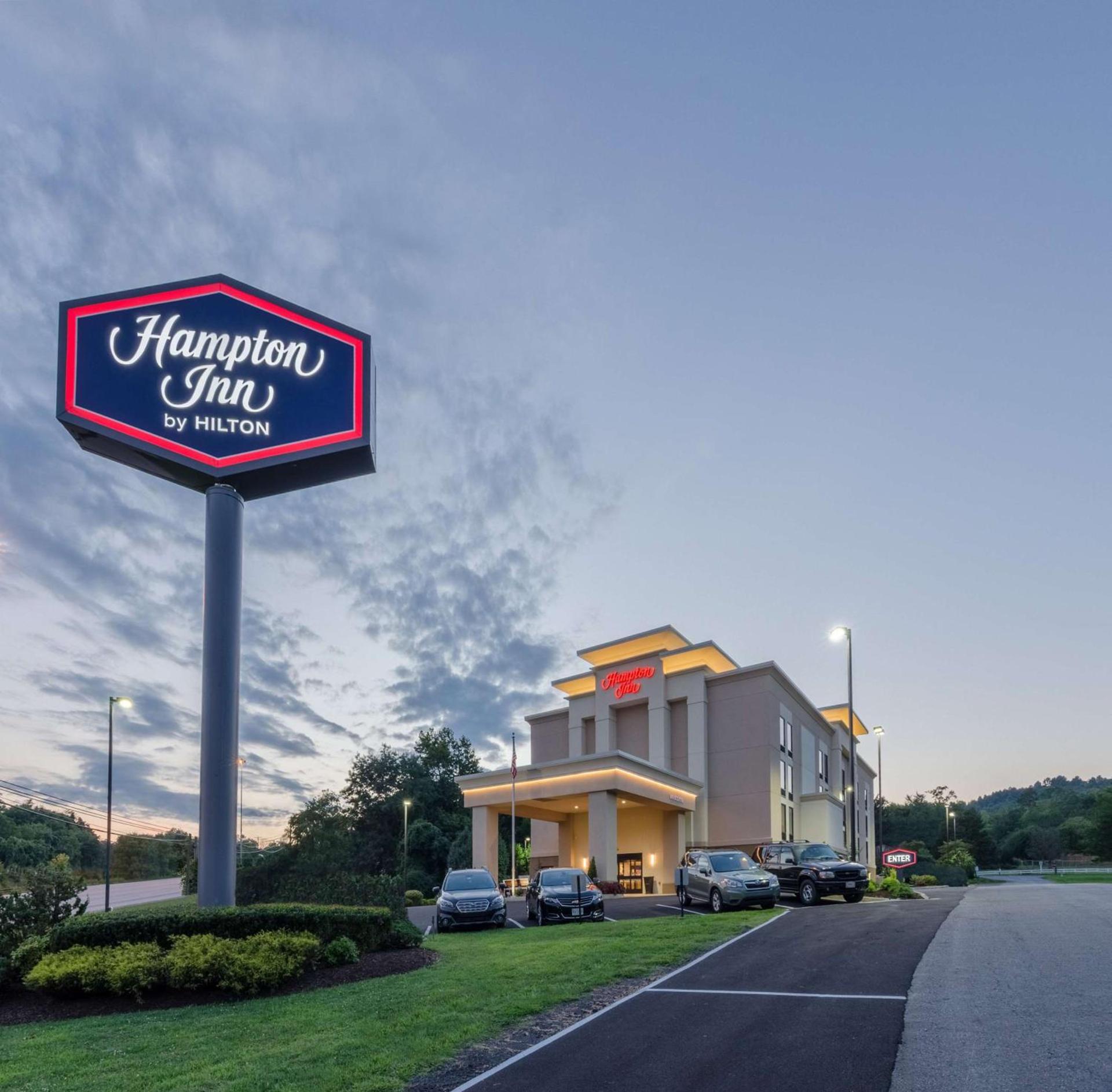 Hampton Inn Covington VA photo 2