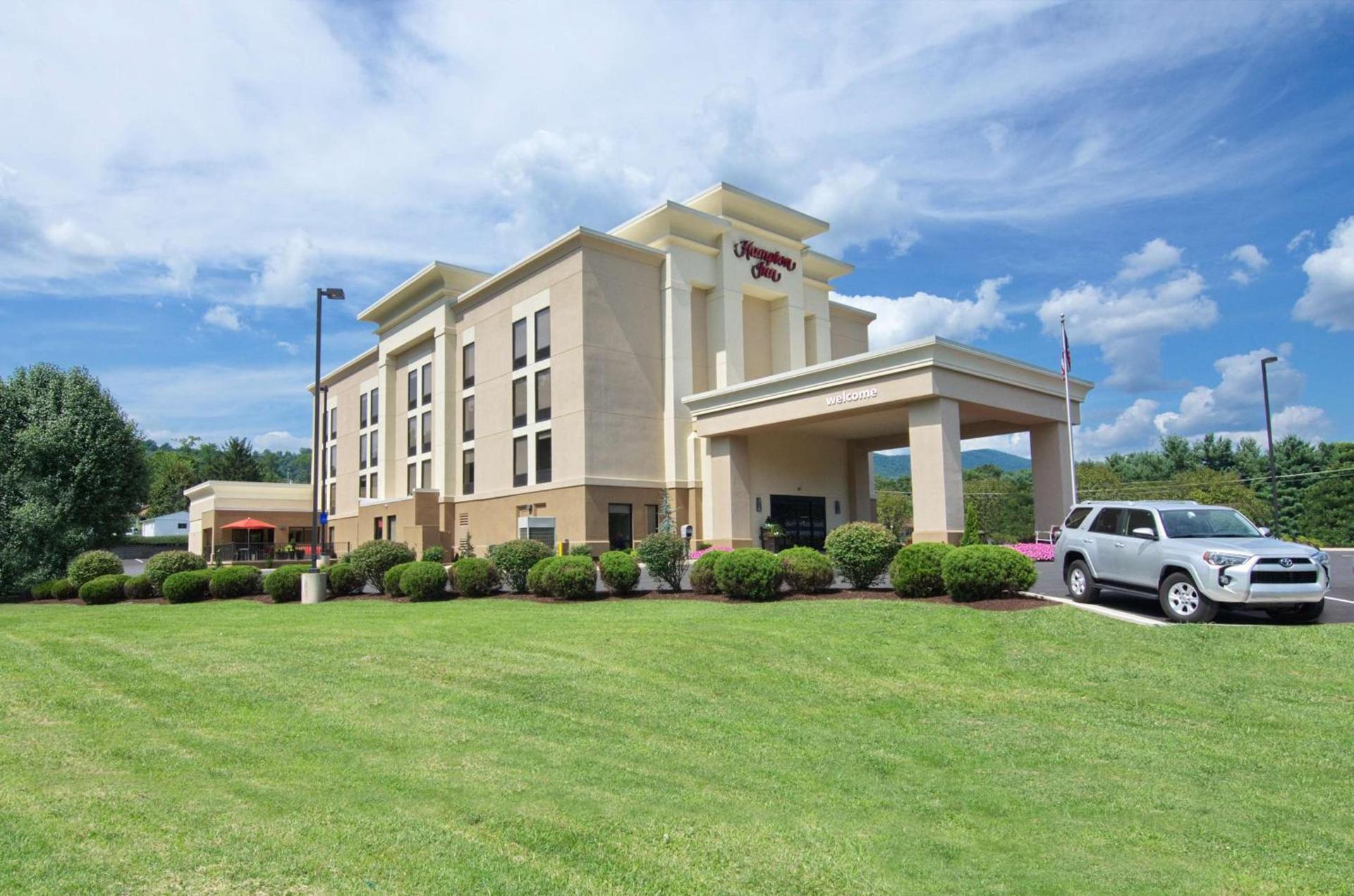 Hampton Inn Covington VA photo 3
