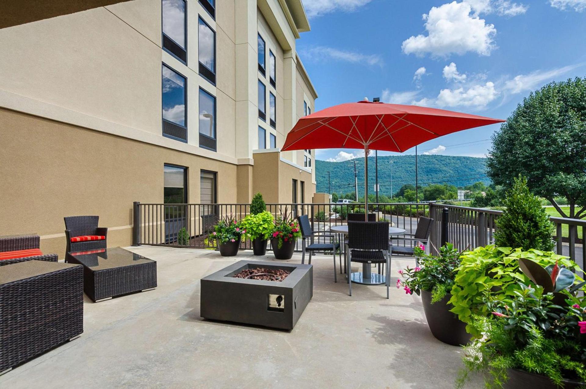 Hampton Inn Covington VA photo 9